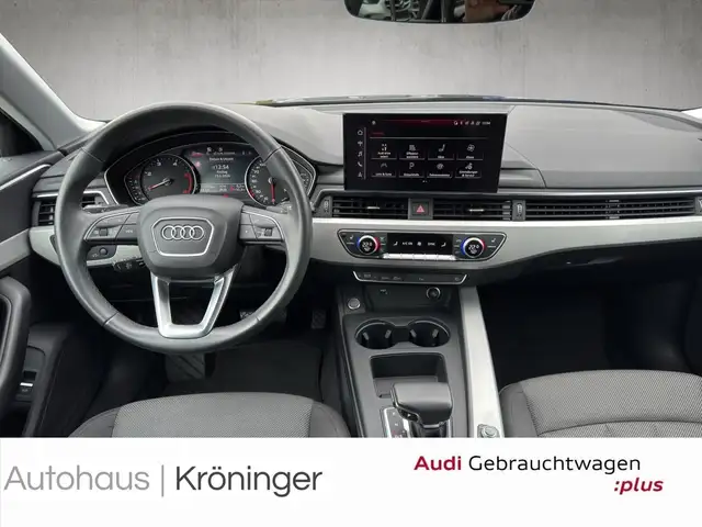 Audi A4 view 13