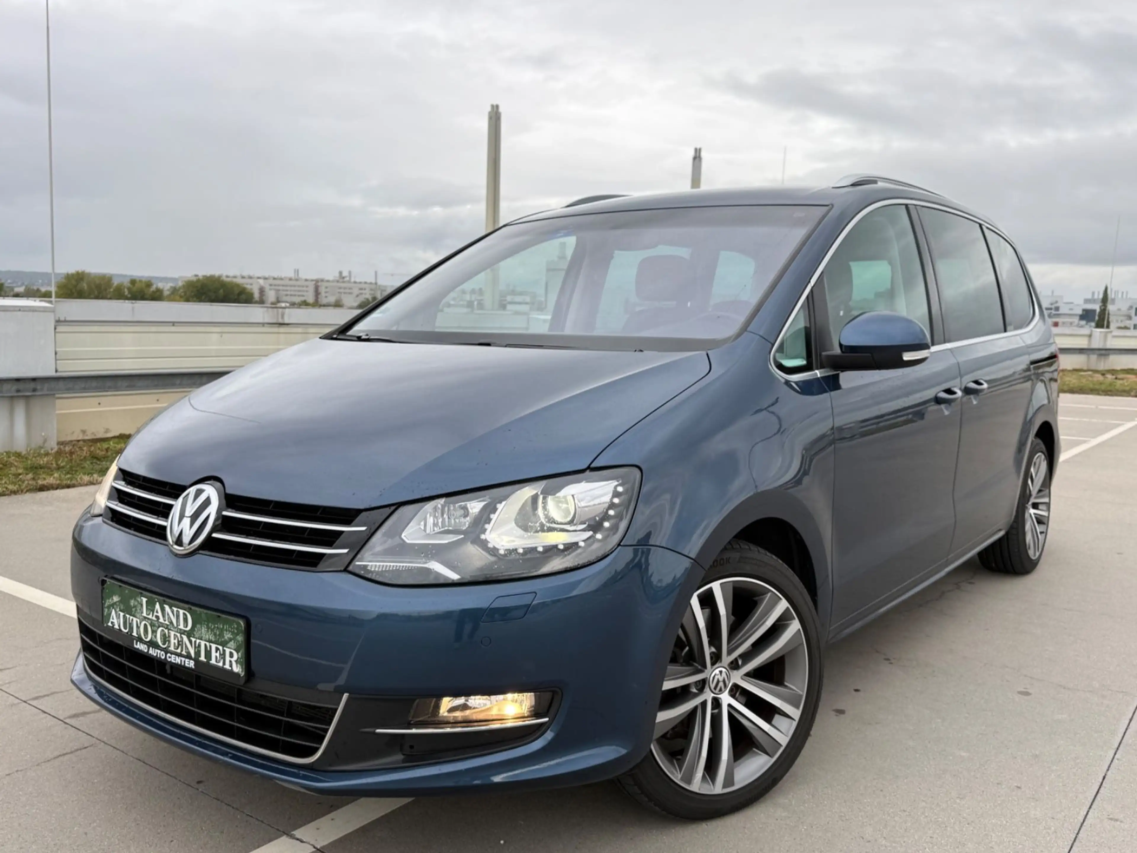 Volkswagen Sharan 2.0 TDI DSG*HL*4X4*KiSi*7-SITZ*AHK*CAM*