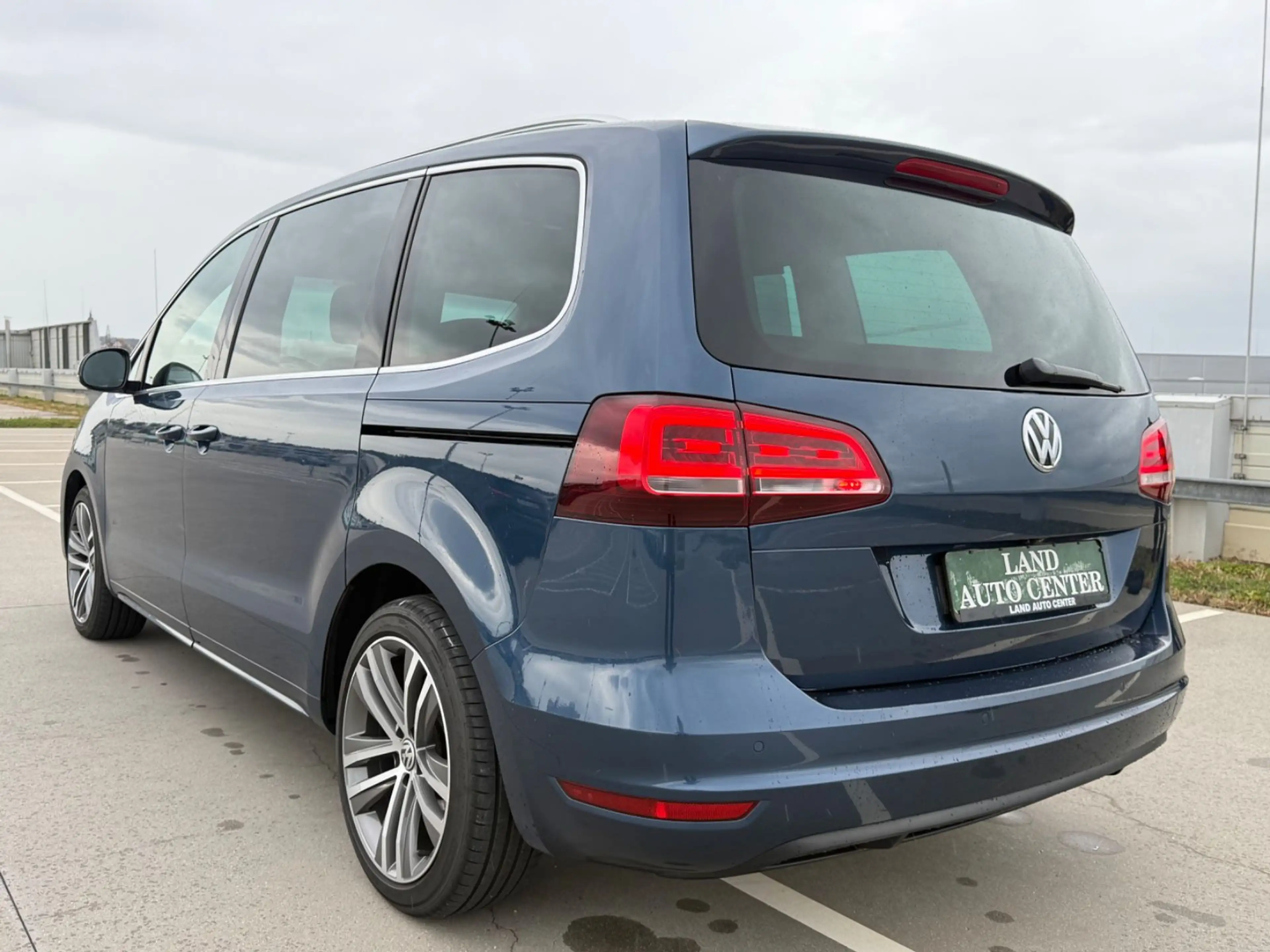 Volkswagen Sharan 2.0 TDI DSG*HL*4X4*KiSi*7-SITZ*AHK*CAM* — photo 8