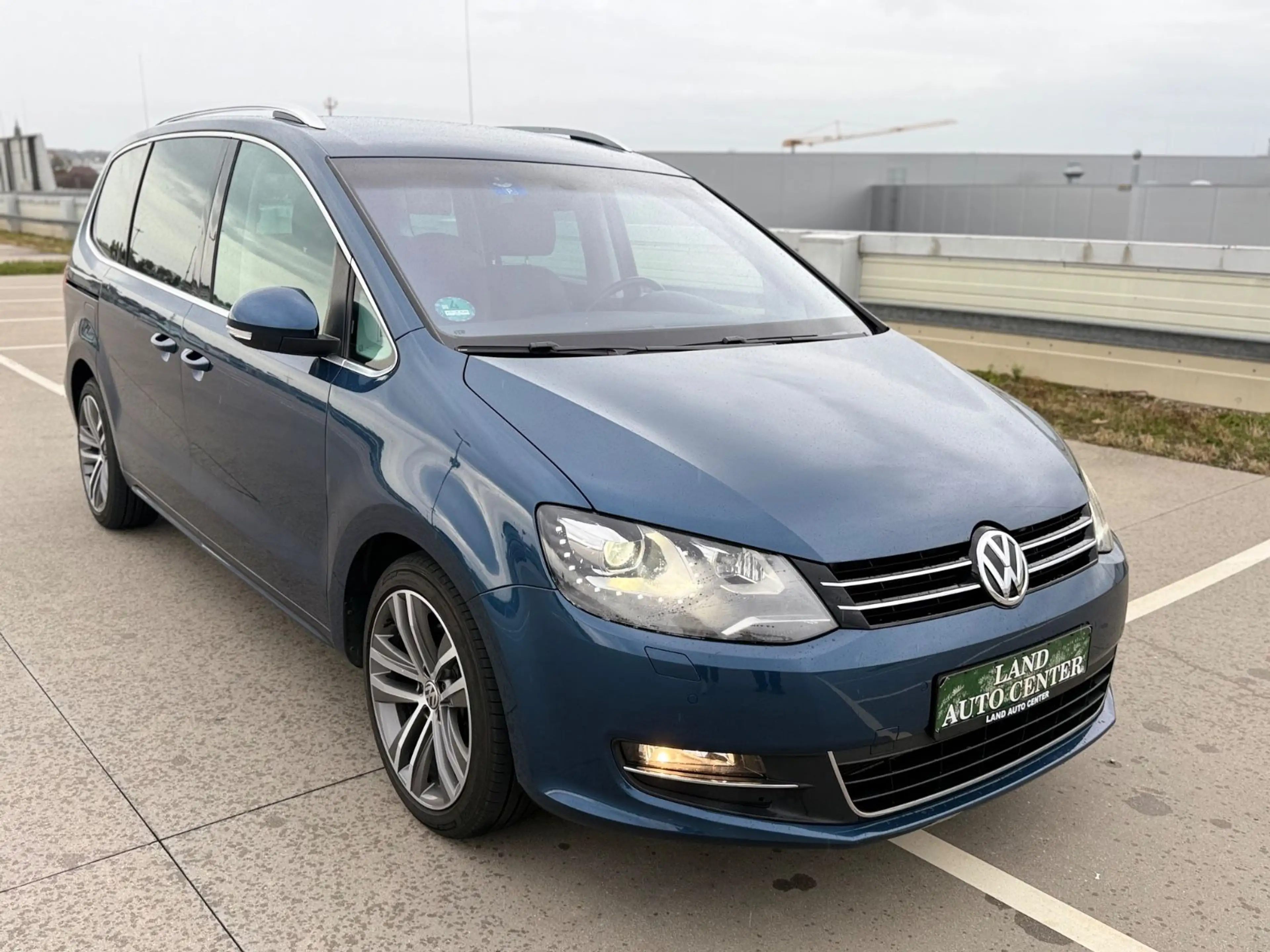 Volkswagen Sharan 2.0 TDI DSG*HL*4X4*KiSi*7-SITZ*AHK*CAM* — photo 13