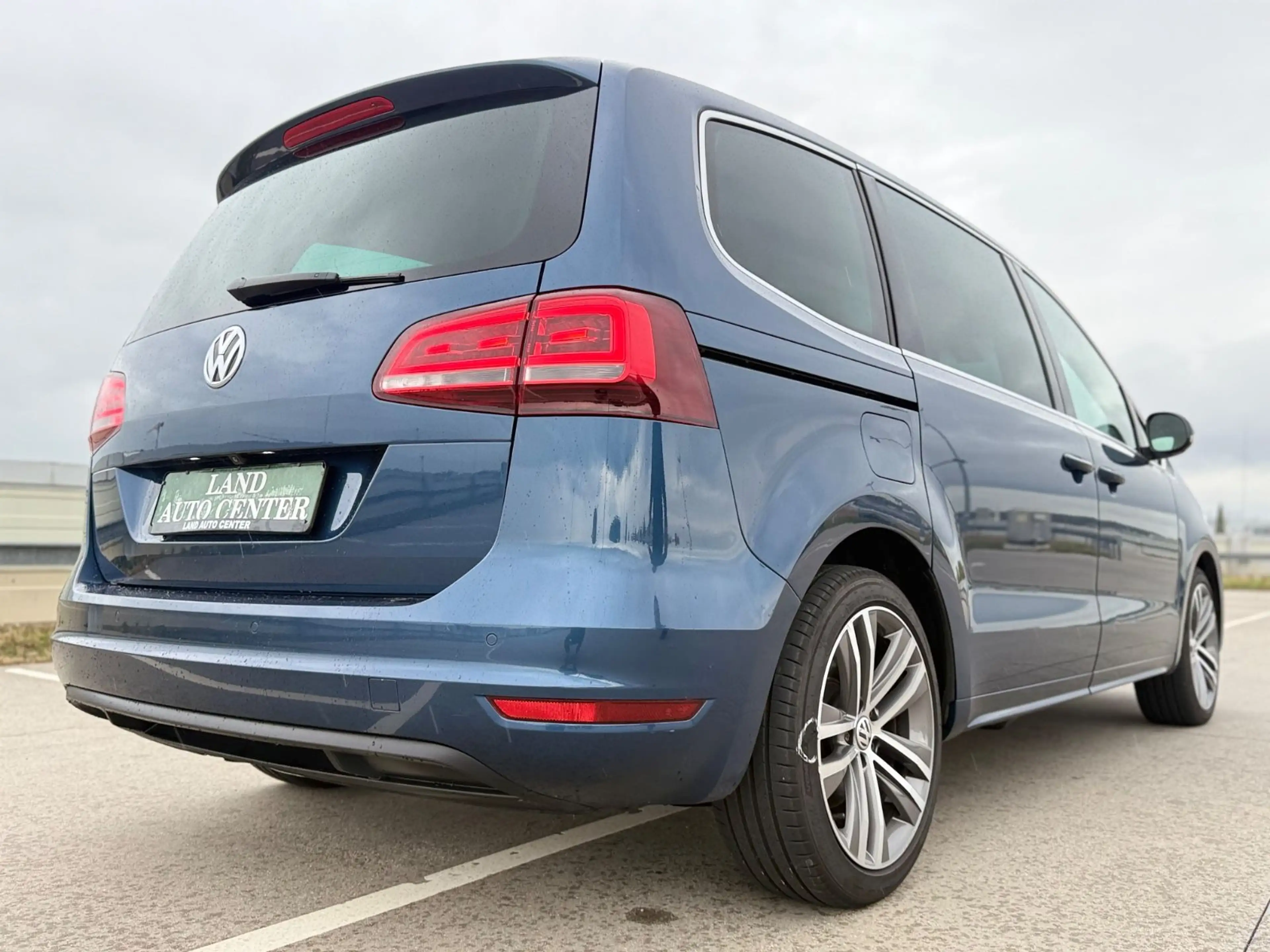 Volkswagen Sharan 2.0 TDI DSG*HL*4X4*KiSi*7-SITZ*AHK*CAM* — photo 9