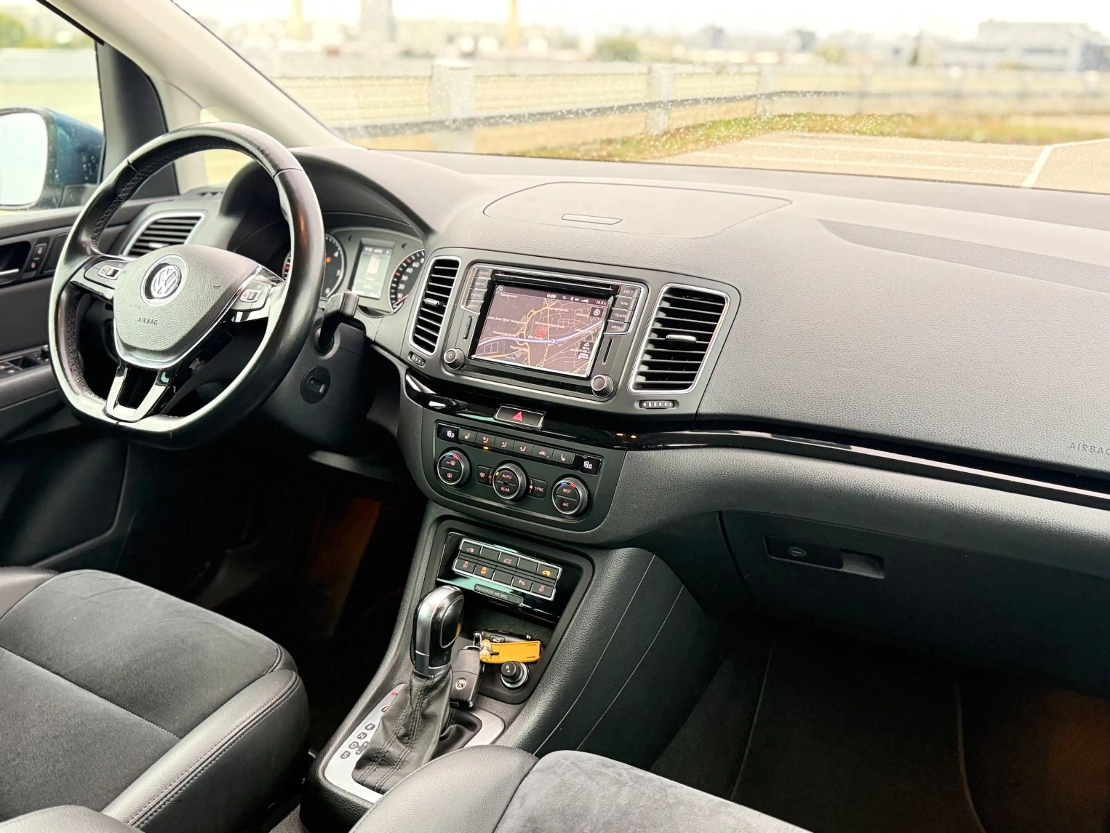 Volkswagen Sharan 2.0 TDI DSG*HL*4X4*KiSi*7-SITZ*AHK*CAM* — photo 21