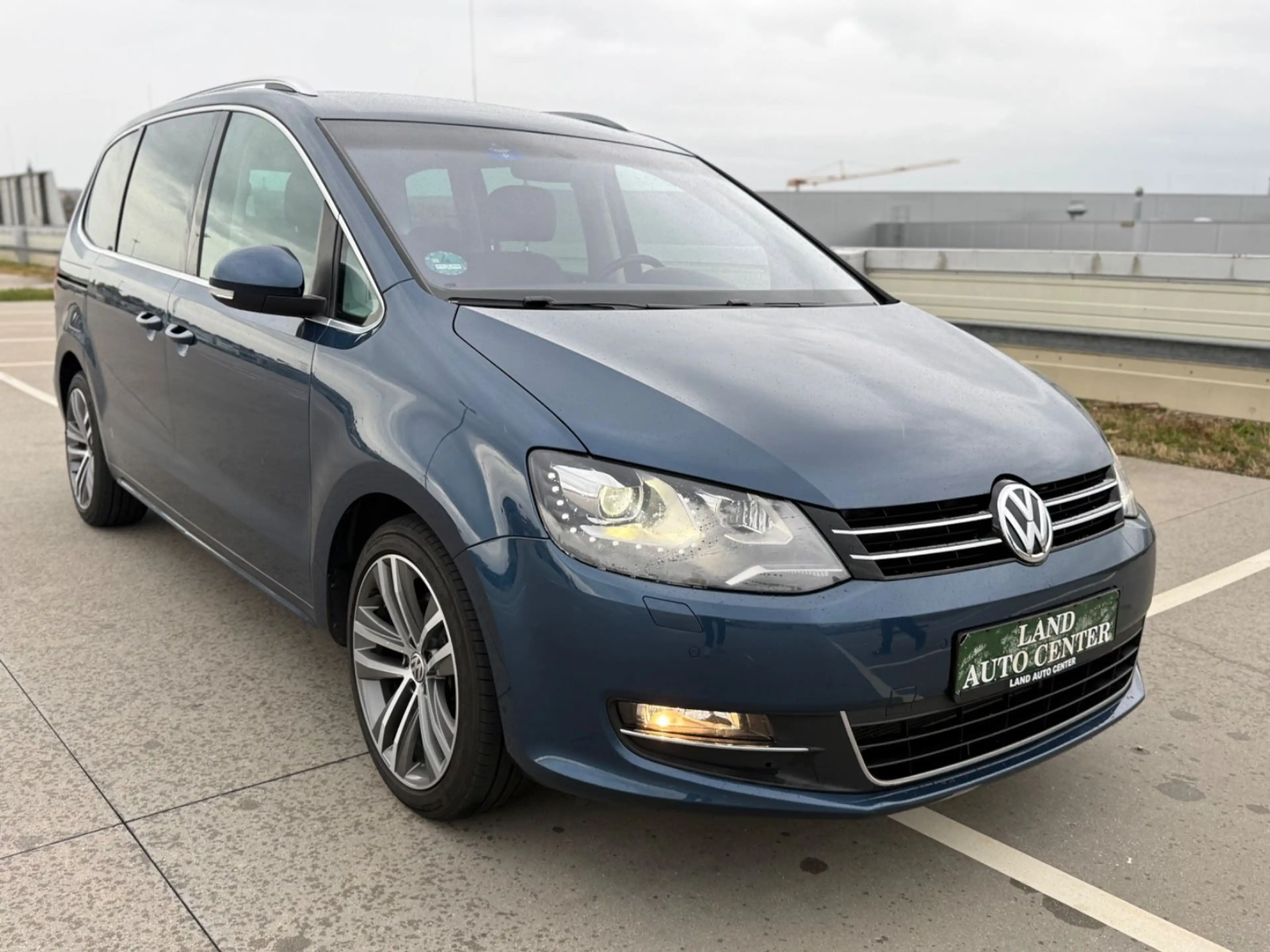 Volkswagen Sharan 2.0 TDI DSG*HL*4X4*KiSi*7-SITZ*AHK*CAM* — photo 14