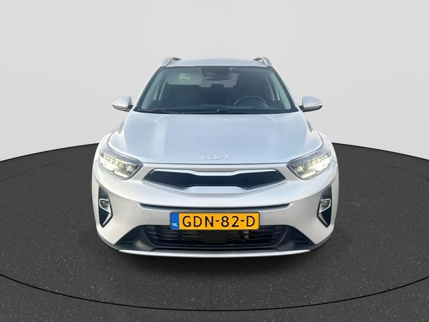 Kia Stonic 1.0 T-GDi MHEV DynamicPlusLine Grijs - 2