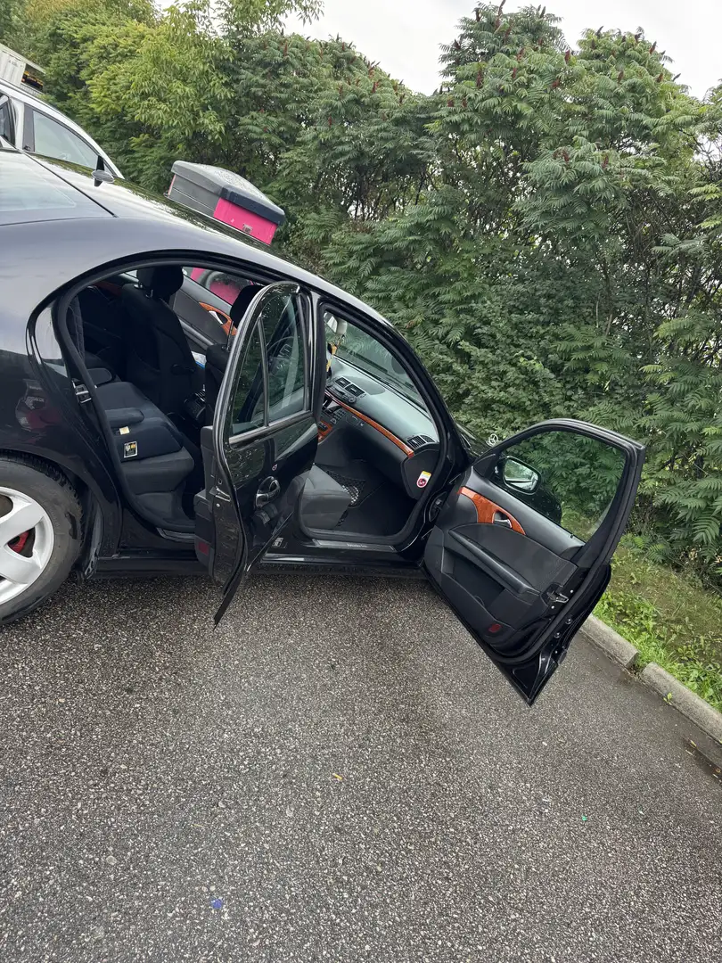 Mercedes-Benz E 220 - 1