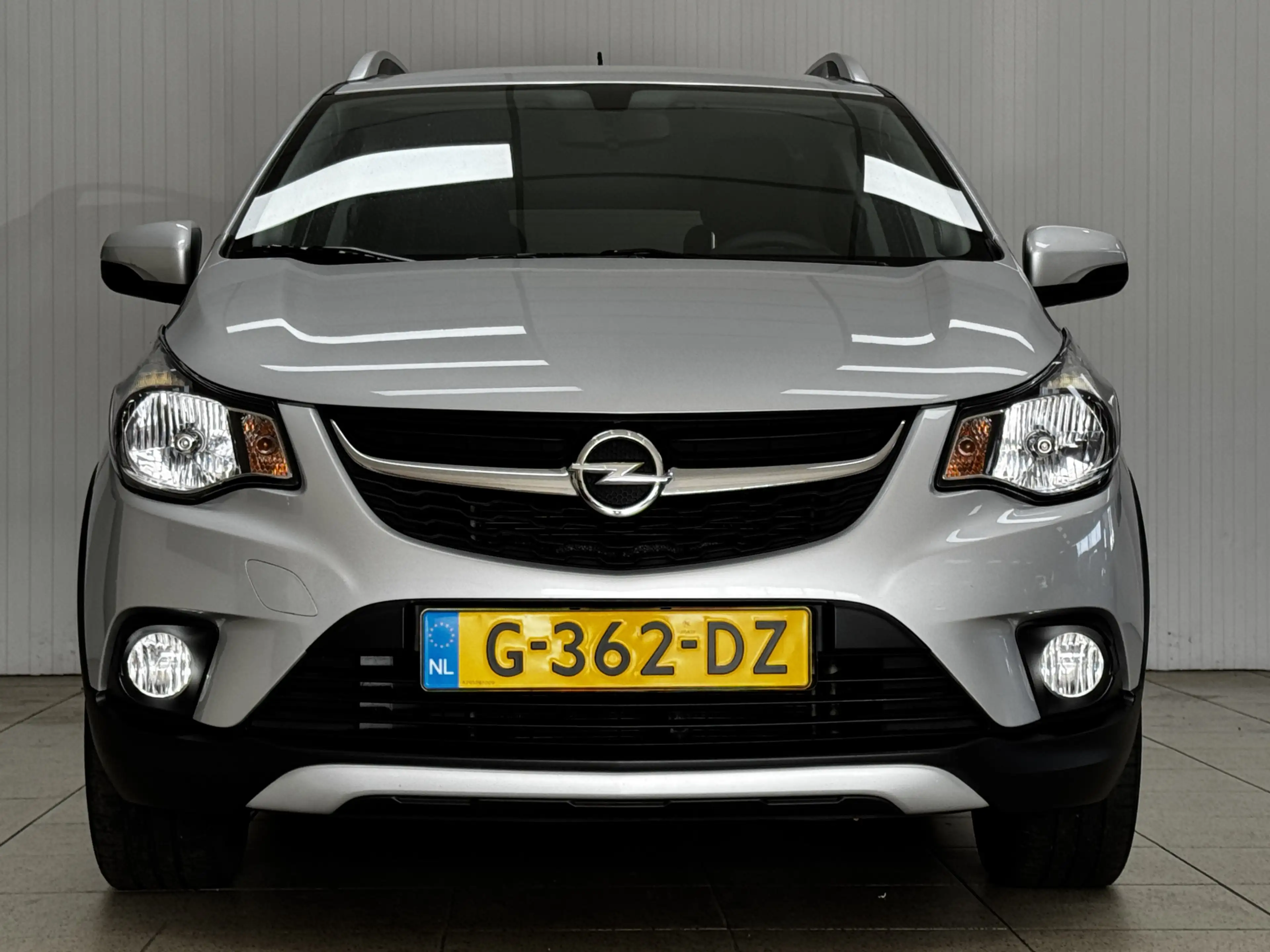 Opel Karl 1.0 Rocks Online Edition/ Apple + Android/ Dakrail — photo 2