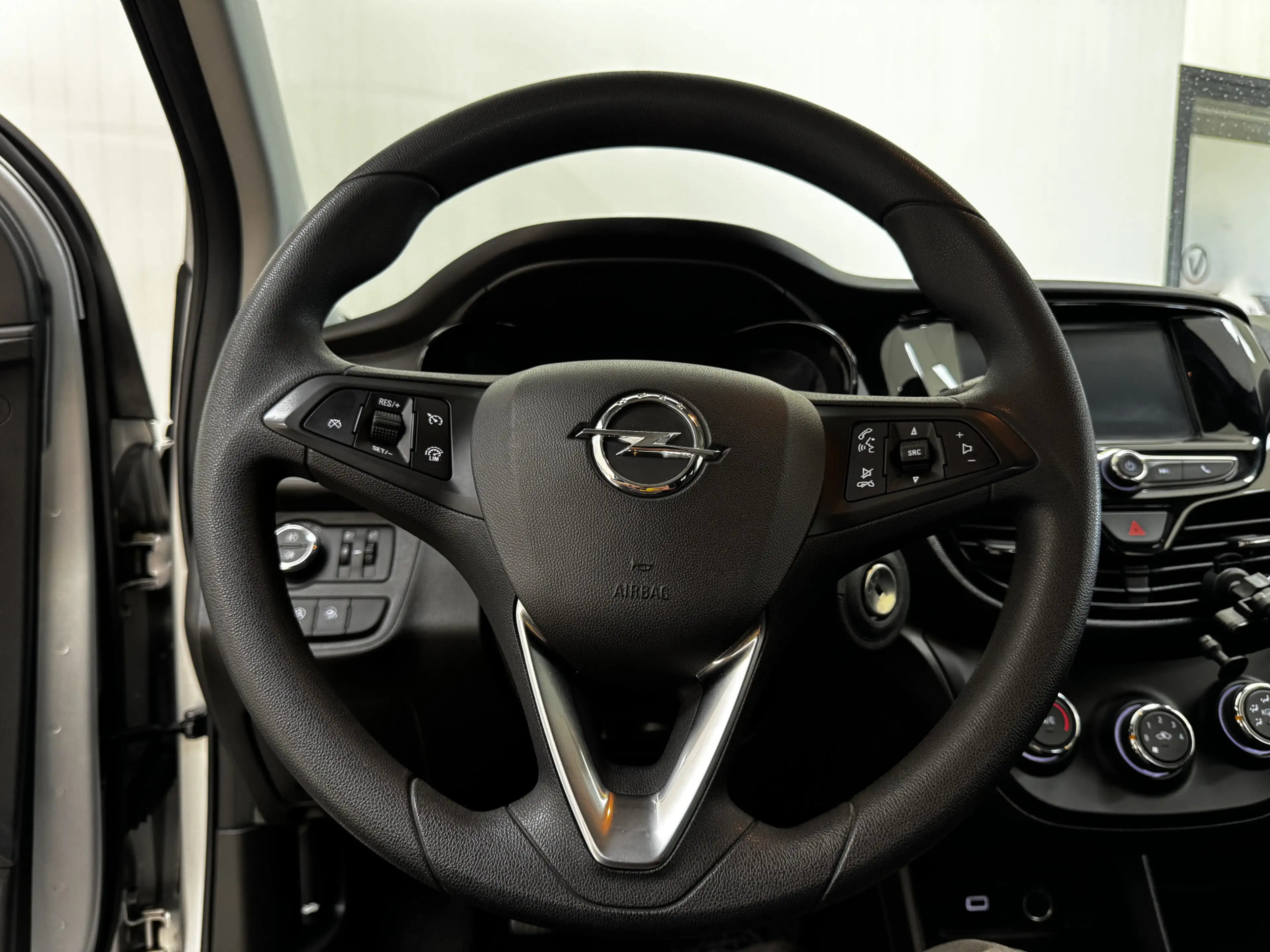 Opel Karl 1.0 Rocks Online Edition/ Apple + Android/ Dakrail — photo 15