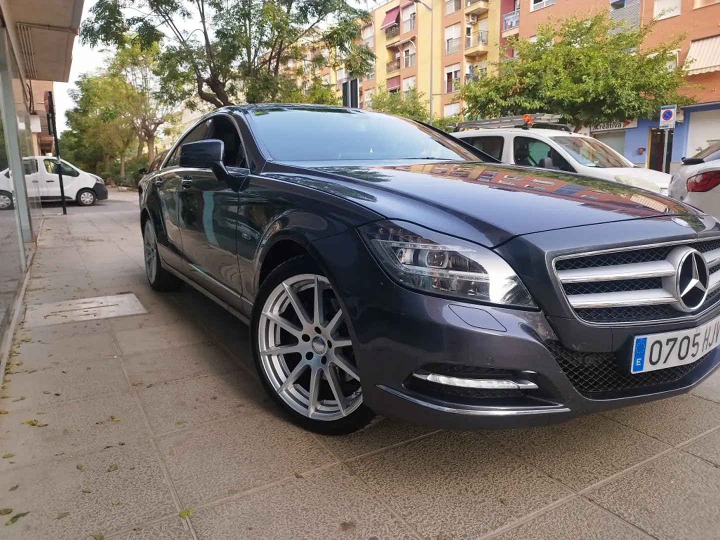 Mercedes-Benz CLS 250 250CDI BE Aut. Gris - 1