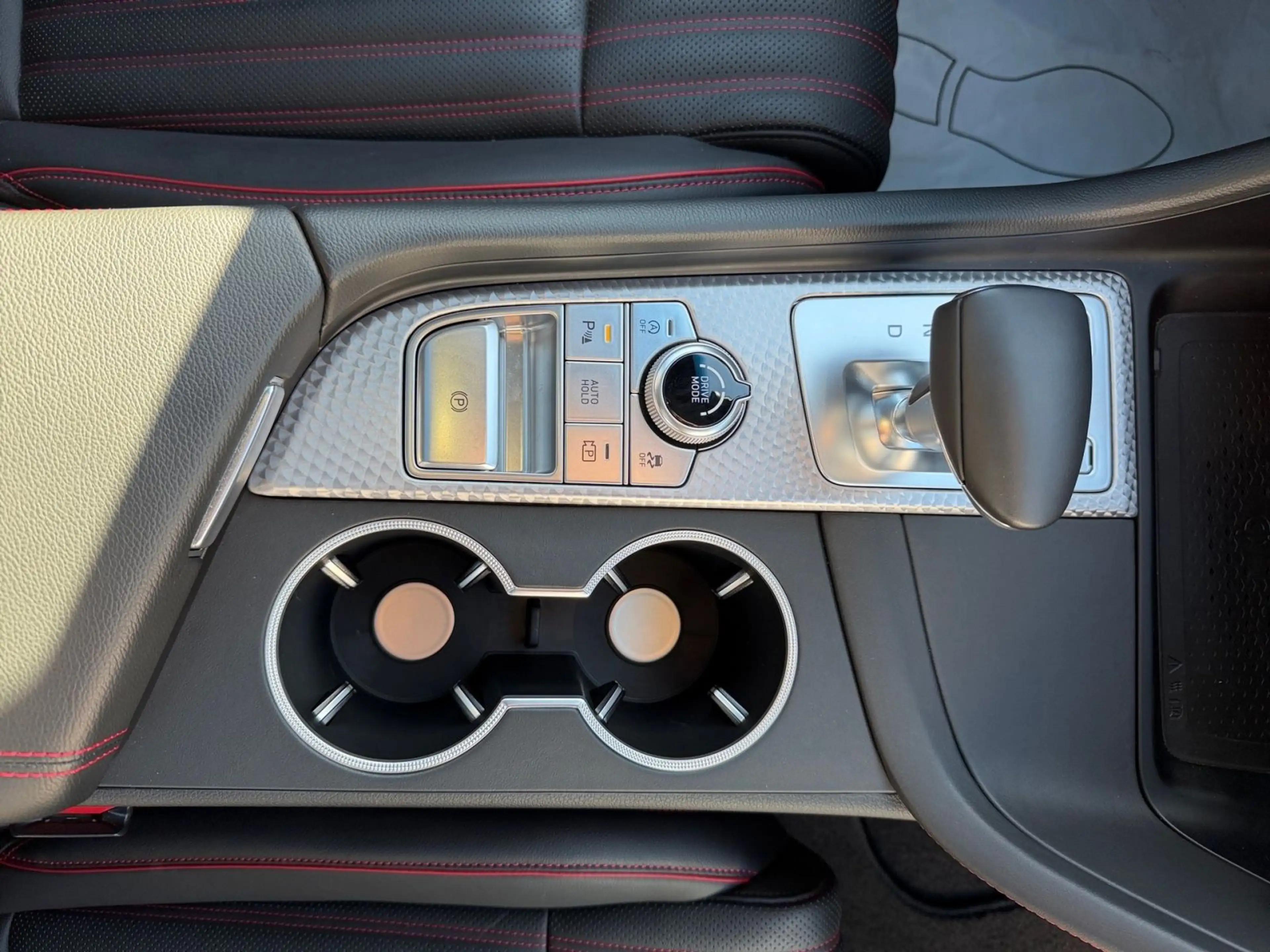 Genesis G70 Shooting Brake 2.2 CRDi Shooting Brake Sport — photo 15