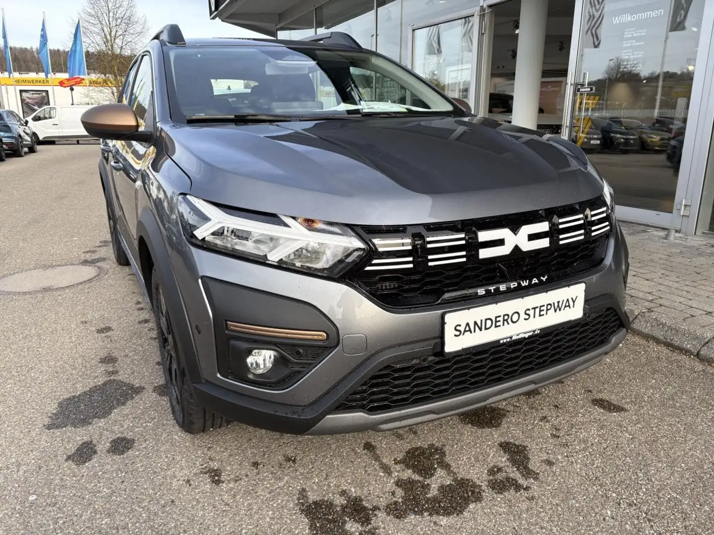 Dacia Sandero Stepway Extreme+ TCe 110 EPH SHZ Kamera Klimaaut. Grau - 2