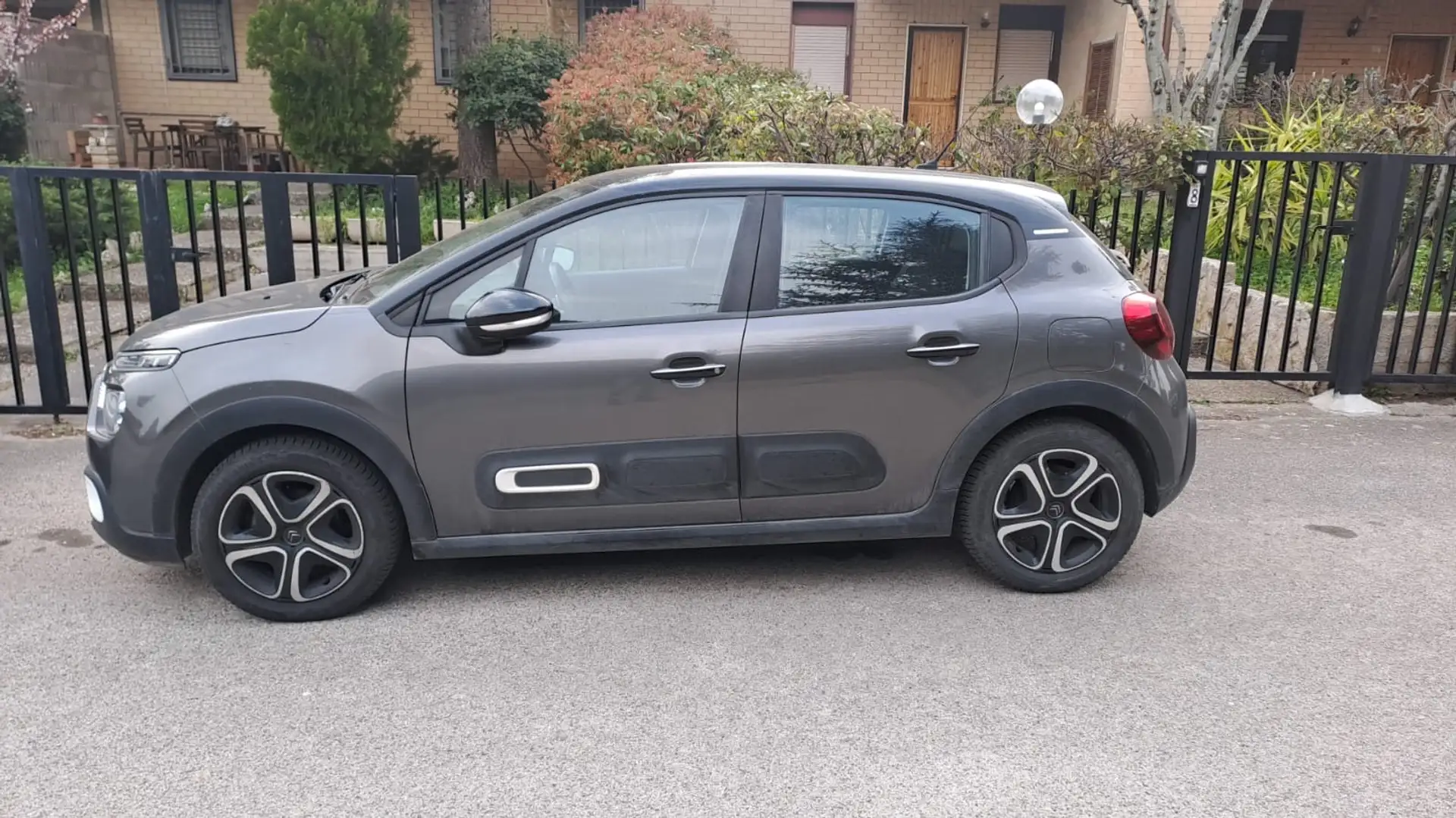 Citroen C3 1.2 puretech Shine Gpl 82cv - 1
