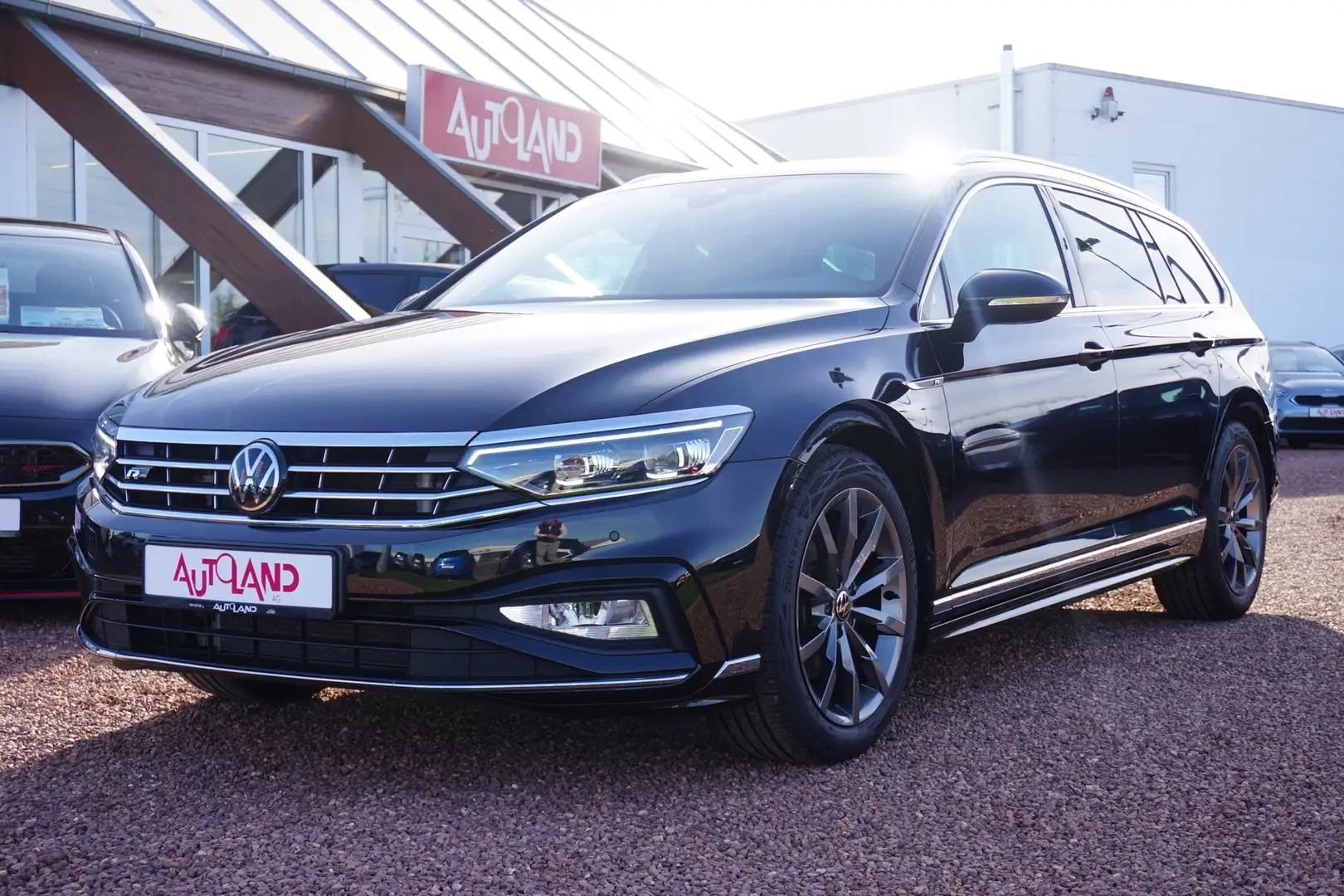 Volkswagen Passat Variant 1.5 TSI R-Line DSG LED Navi Leder Schwarz - 2