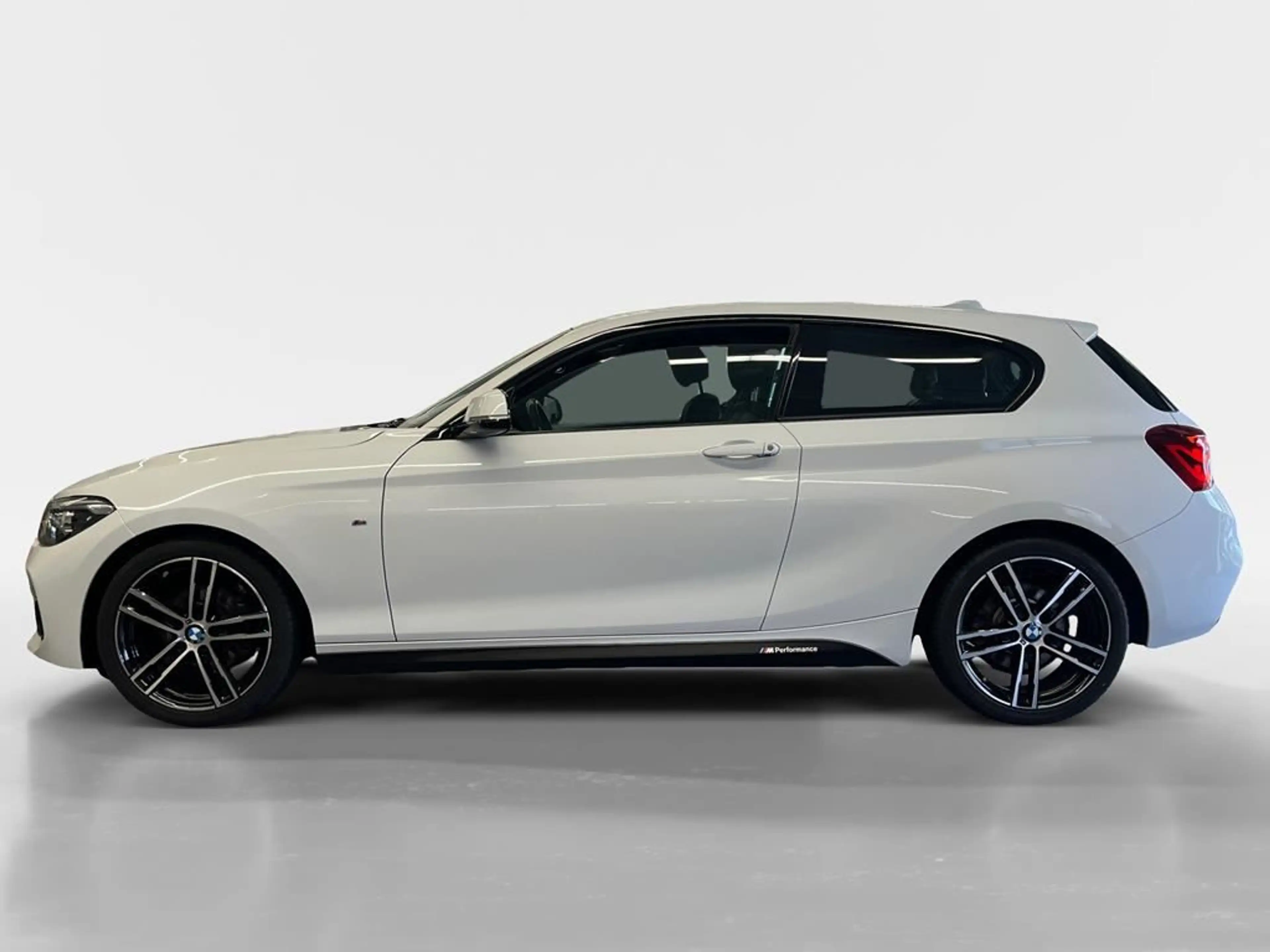BMW 118 Edition M Sport Shadow — photo 4