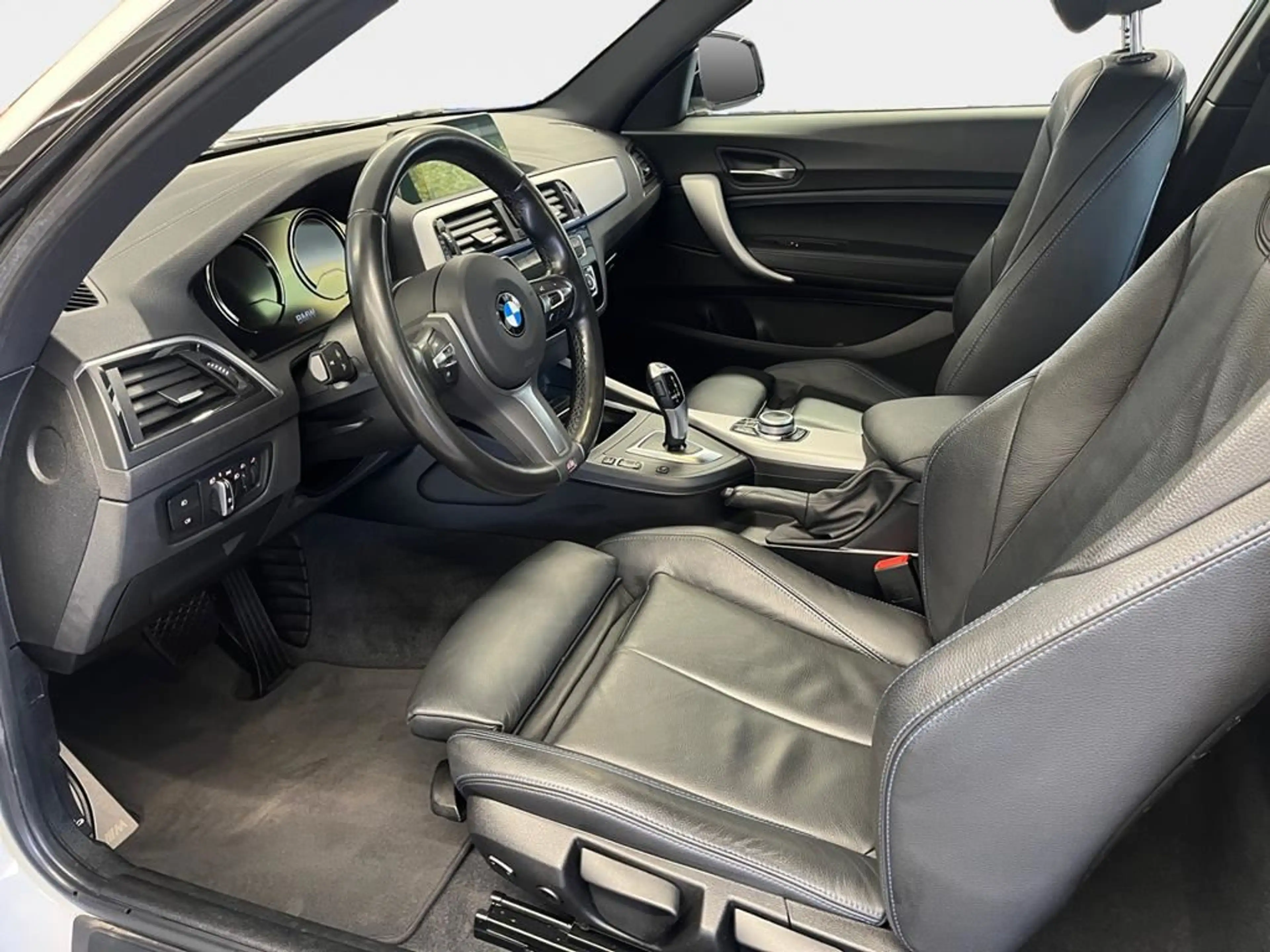 BMW 118 Edition M Sport Shadow — photo 9
