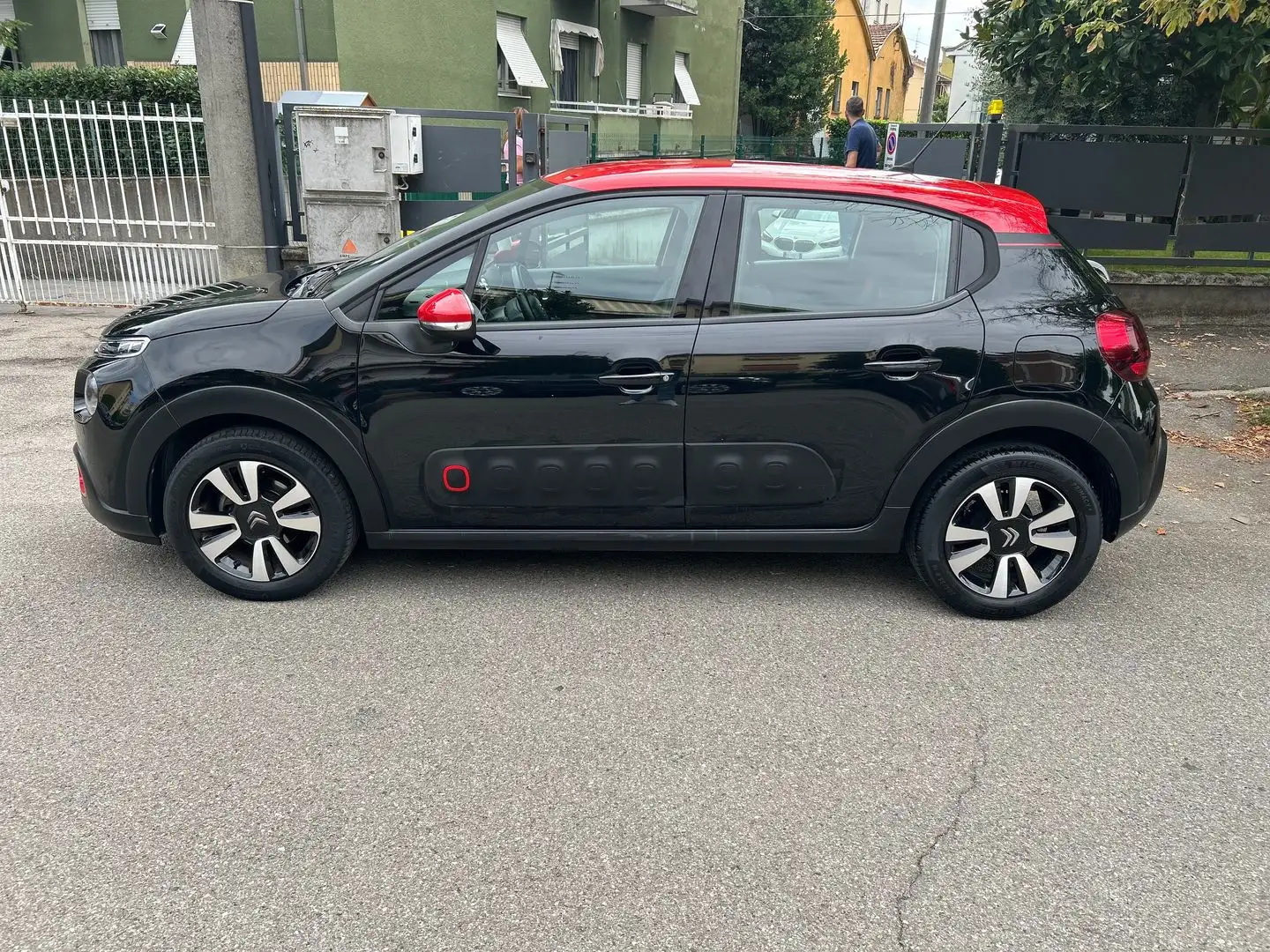 Citroen C3 Shine 1.2 PureTech 83 Nero - 2