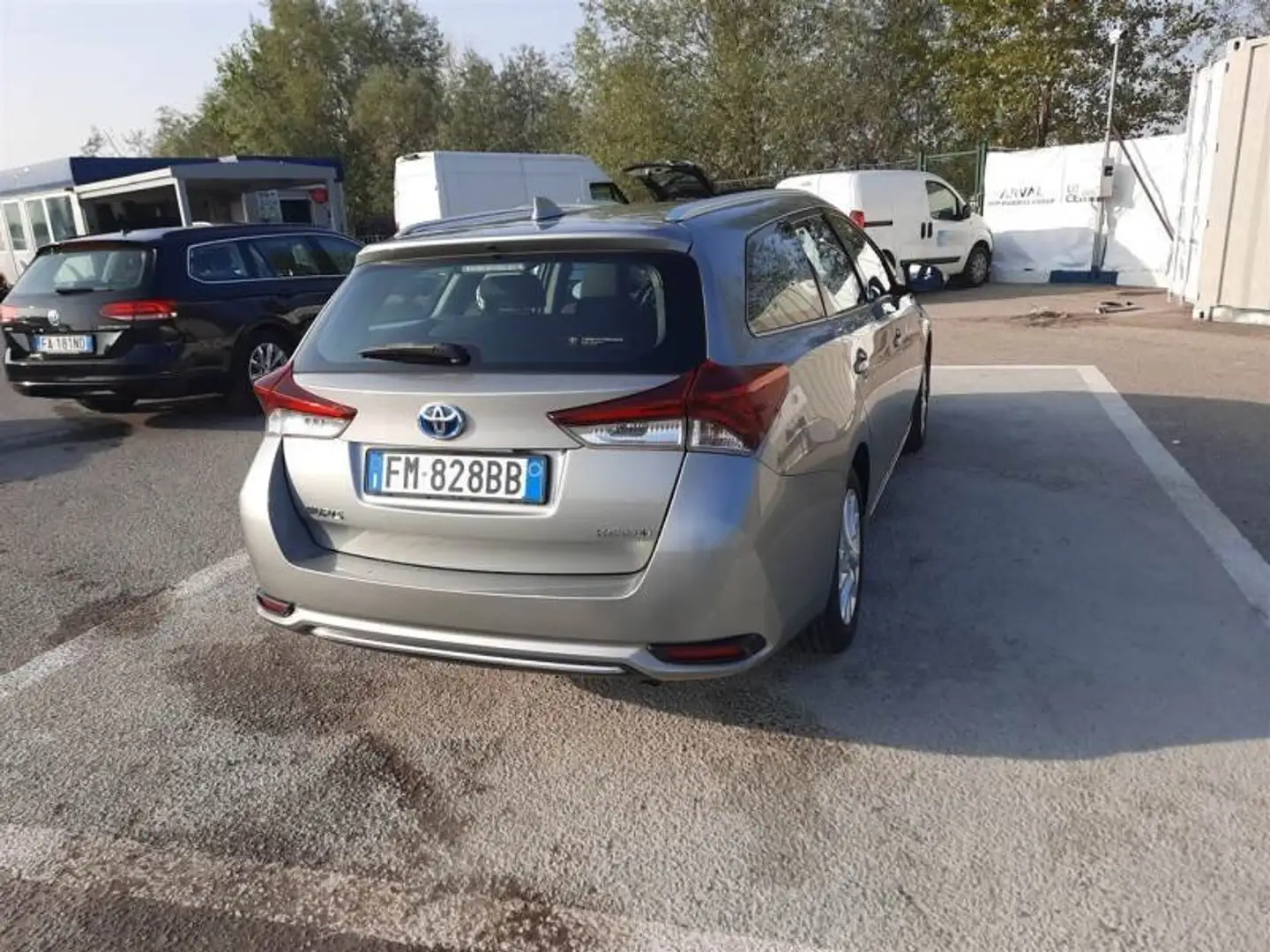 Toyota Auris Active - Hybrid - Automatic Grigio - 2