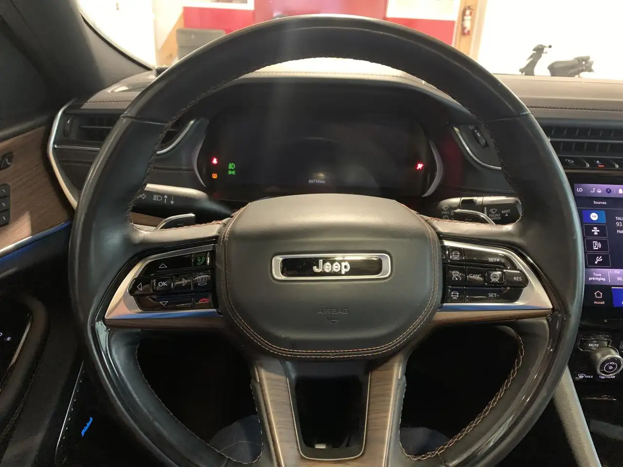 Jeep Grand Cherokee снимка Jeep Grand Cherokee