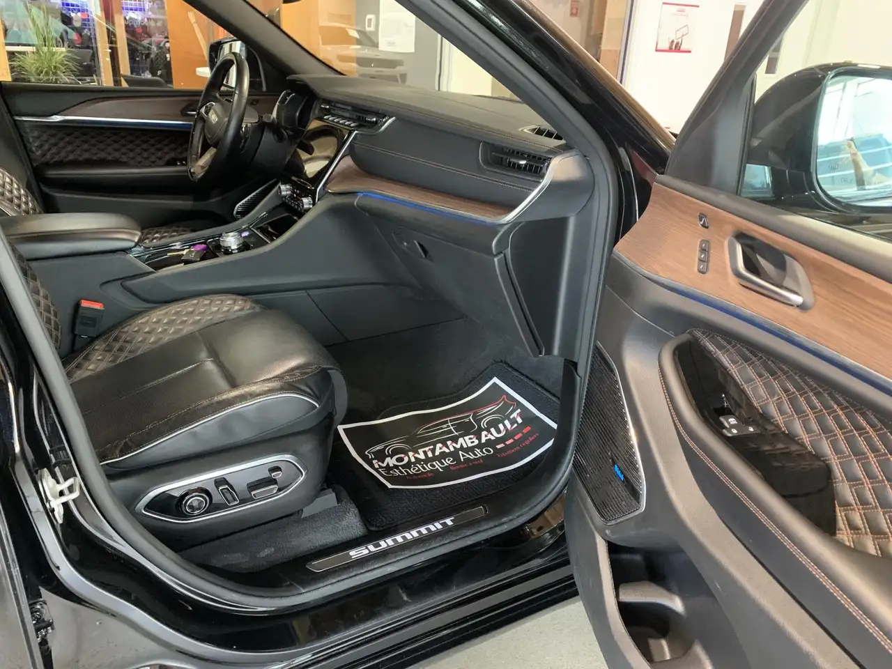 Jeep Grand Cherokee снимка Jeep Grand Cherokee