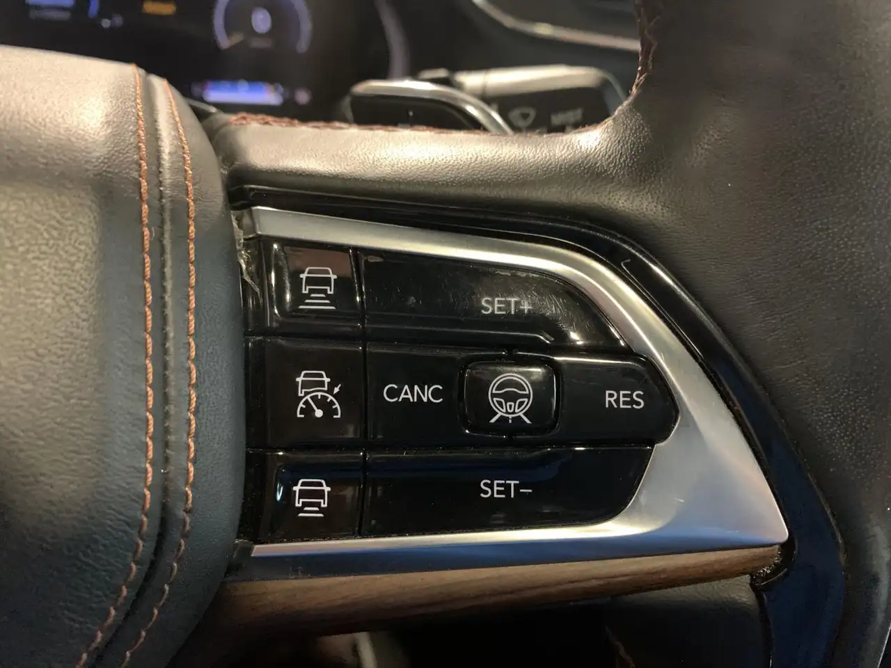 Jeep Grand Cherokee снимка Jeep Grand Cherokee