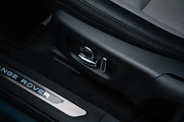 Land Rover Range Rover Evoque view 14