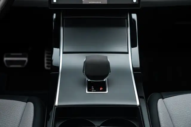 Land Rover Range Rover Evoque view 11