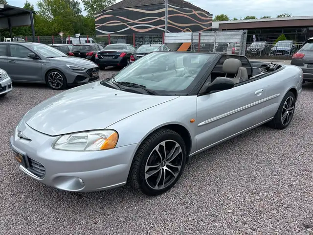 Chrysler Sebring 2.7 LX Cabrio Autom. *Navi*Kamera*TÜV*