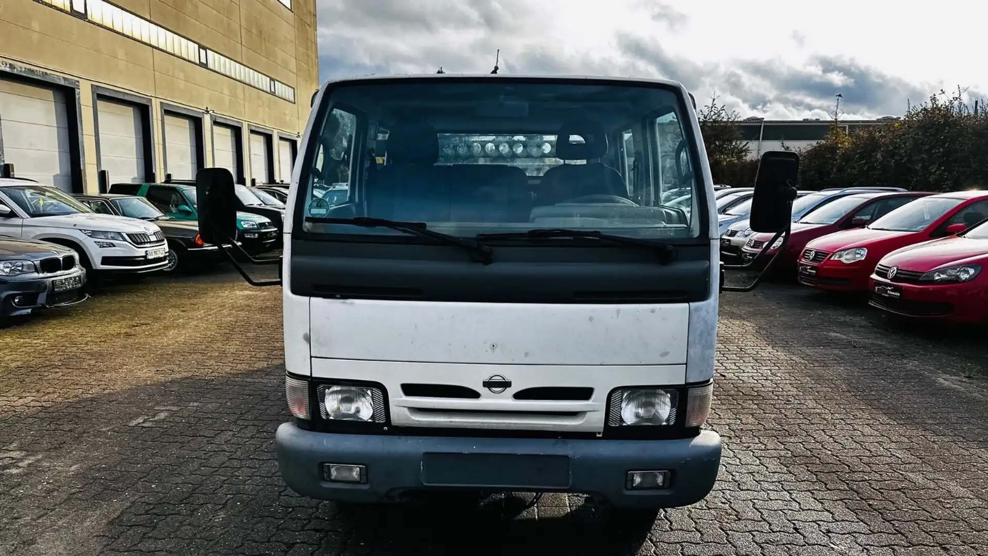 Nissan Cabstar 3.0d  Doppelkabine Klima Pritsche Weiß - 2