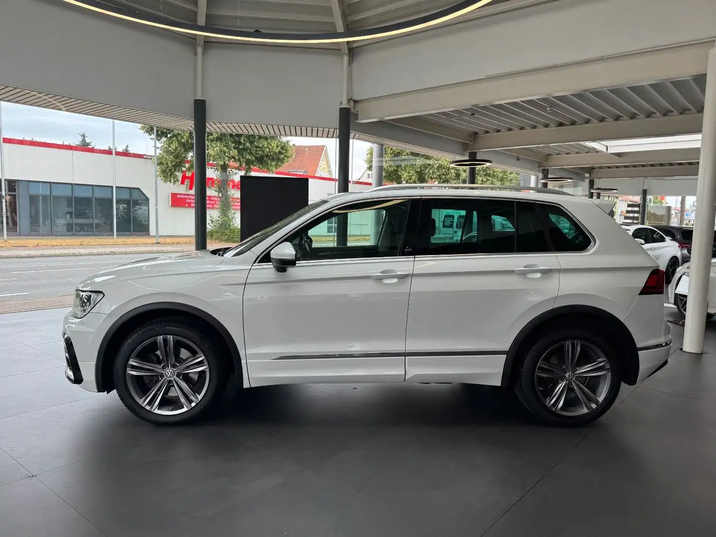 Volkswagen Tiguan 2.0TSI R-Line Sound 4Motion Pano./MirrorL Weiß - 2