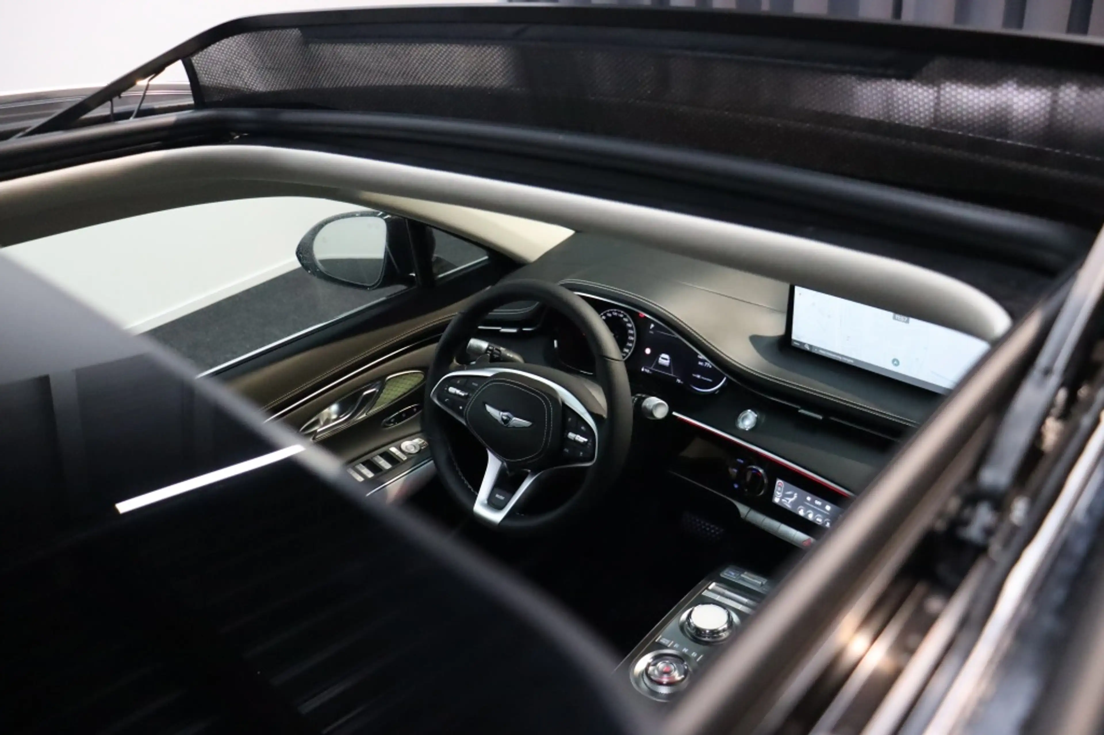 Genesis GV70 Panoramadak | Winterset | Adaptive Cruise Control — photo 14