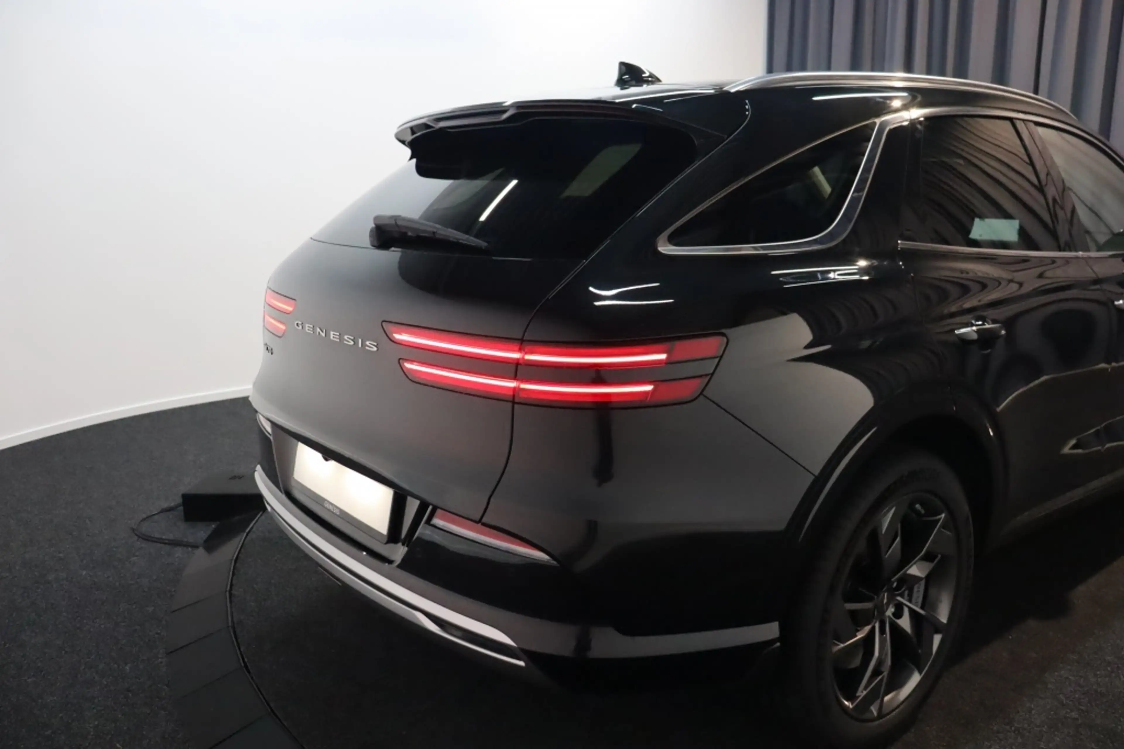 Genesis GV70 Panoramadak | Winterset | Adaptive Cruise Control — photo 10