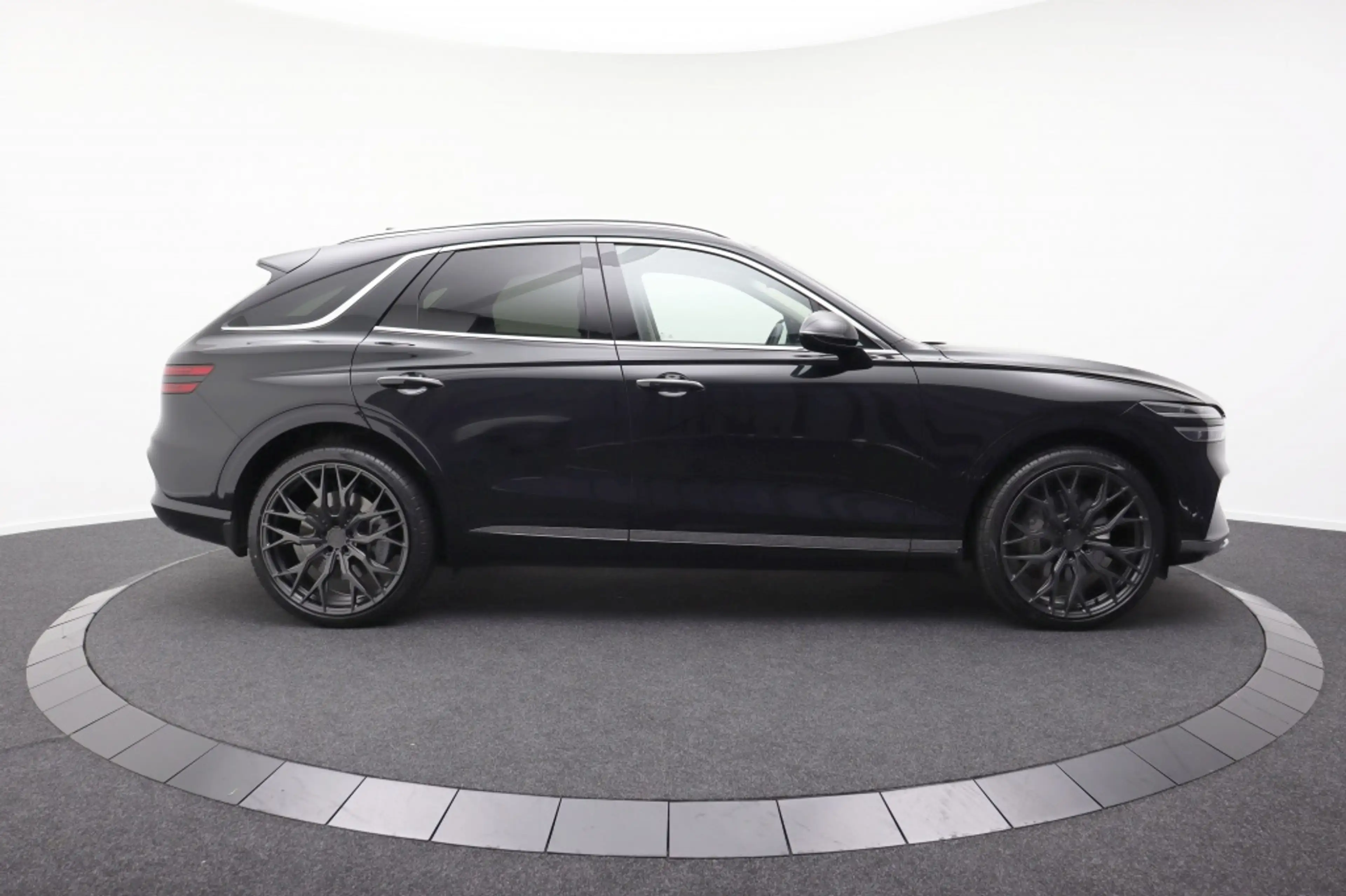 Genesis GV70 Panoramadak | Winterset | Adaptive Cruise Control — photo 11