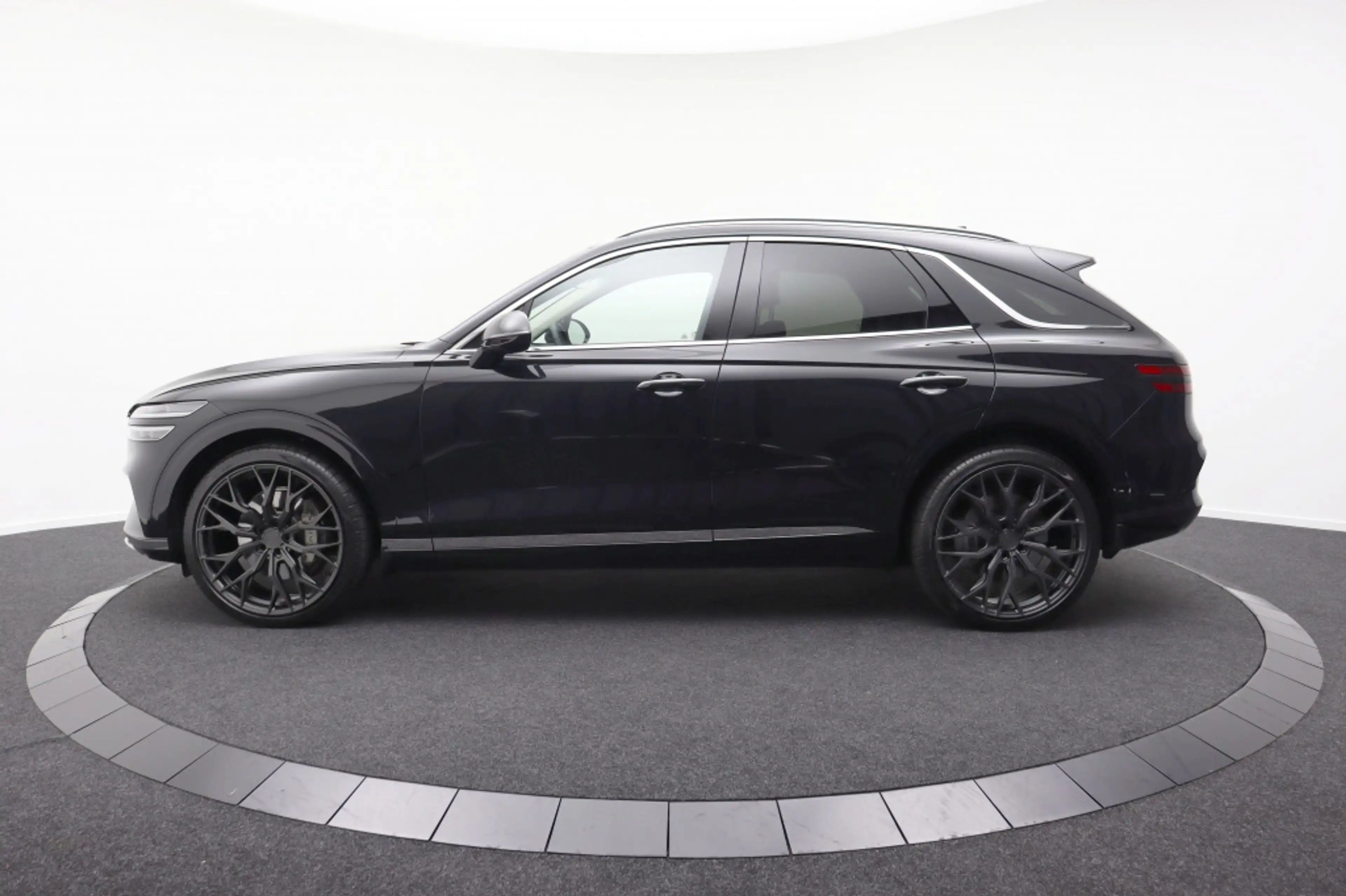 Genesis GV70 Panoramadak | Winterset | Adaptive Cruise Control — photo 7