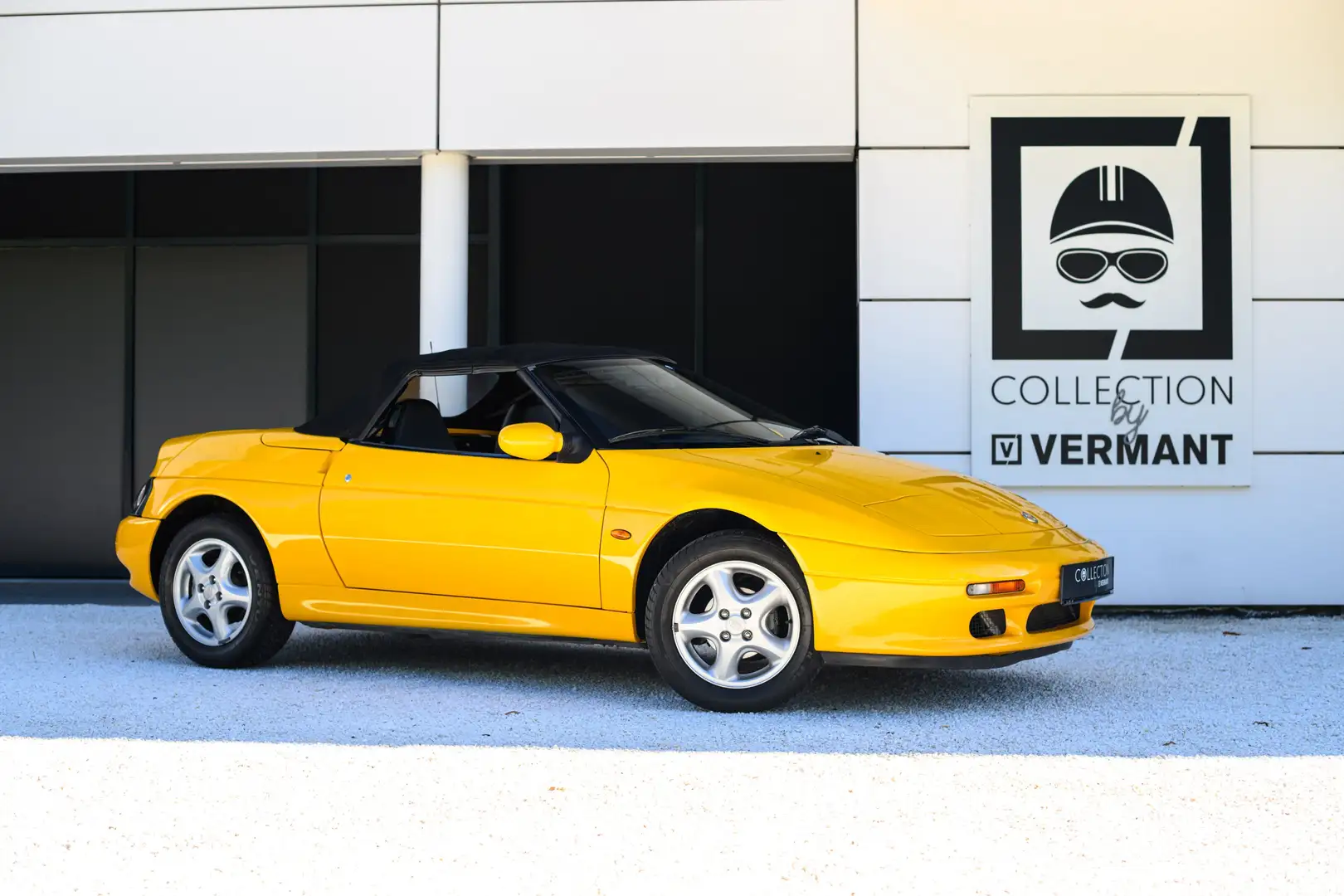 Kia Elan Roadster Amarillo - 2