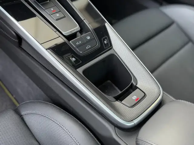 Porsche 911 view 28