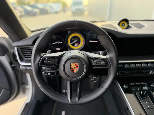 Porsche 911 view 20