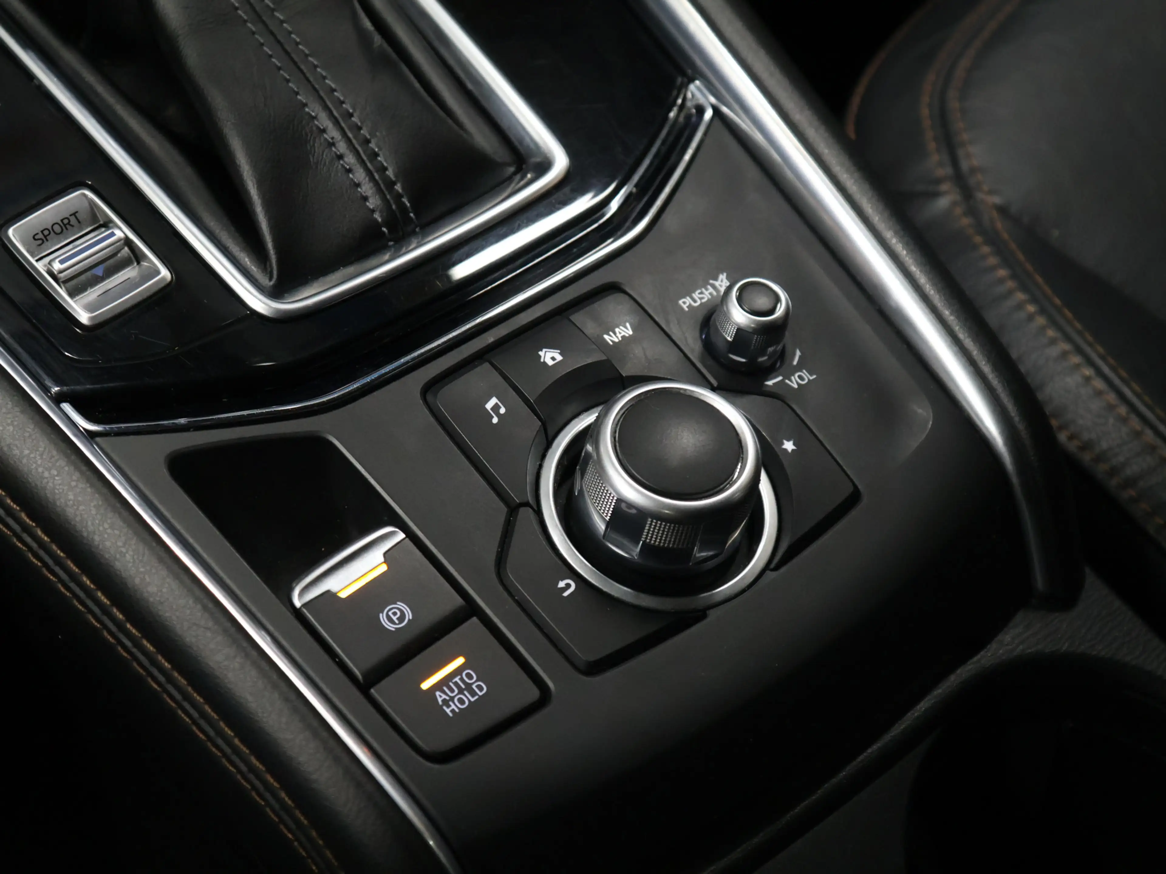 Mazda CX-5 2.0 SkyActiv-G 165 Skylease Luxury [HEAD-UP, 360° — photo 24