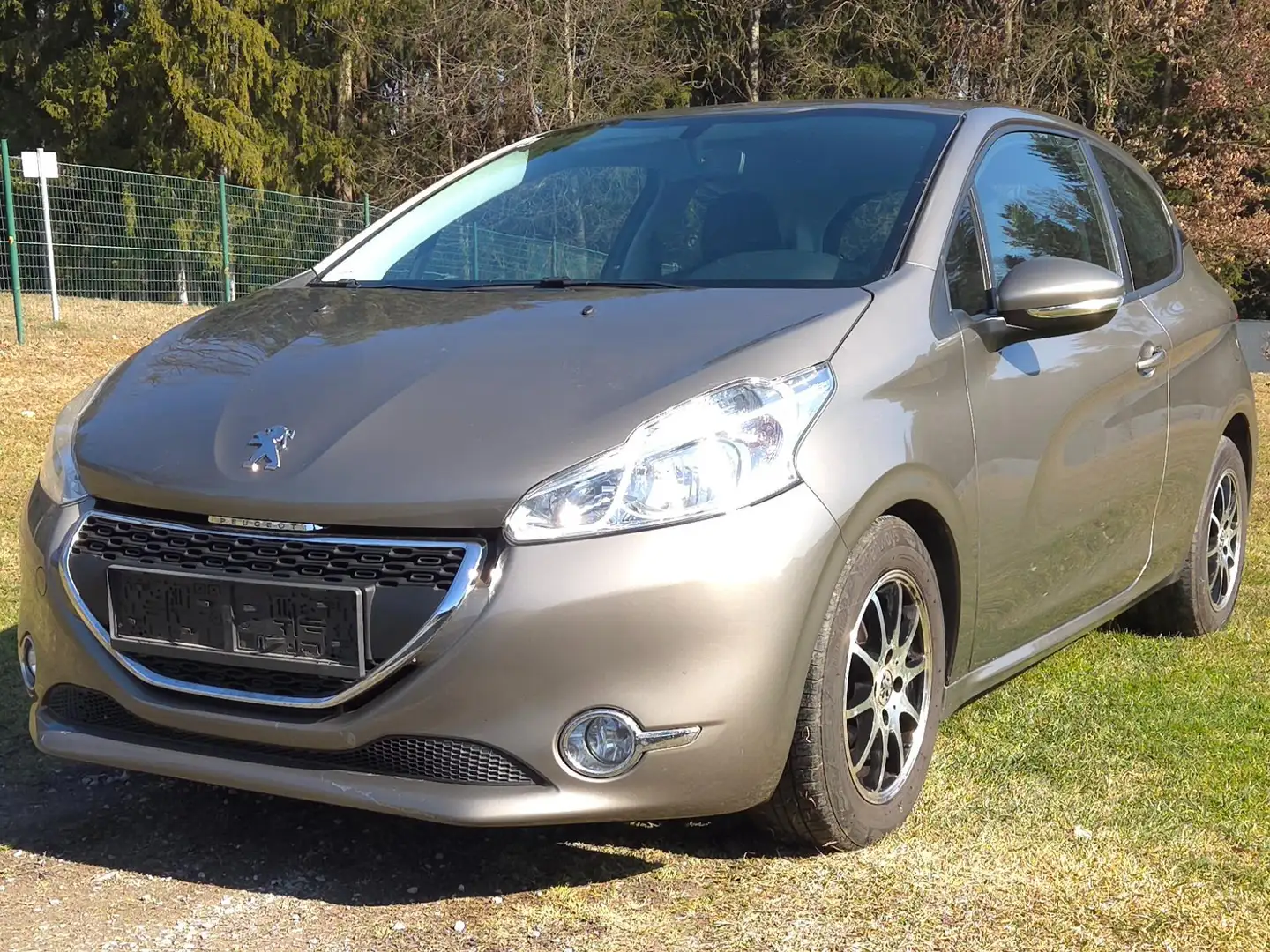Peugeot 208 208 Active 1,4 VTi 95 Active Grau - 1