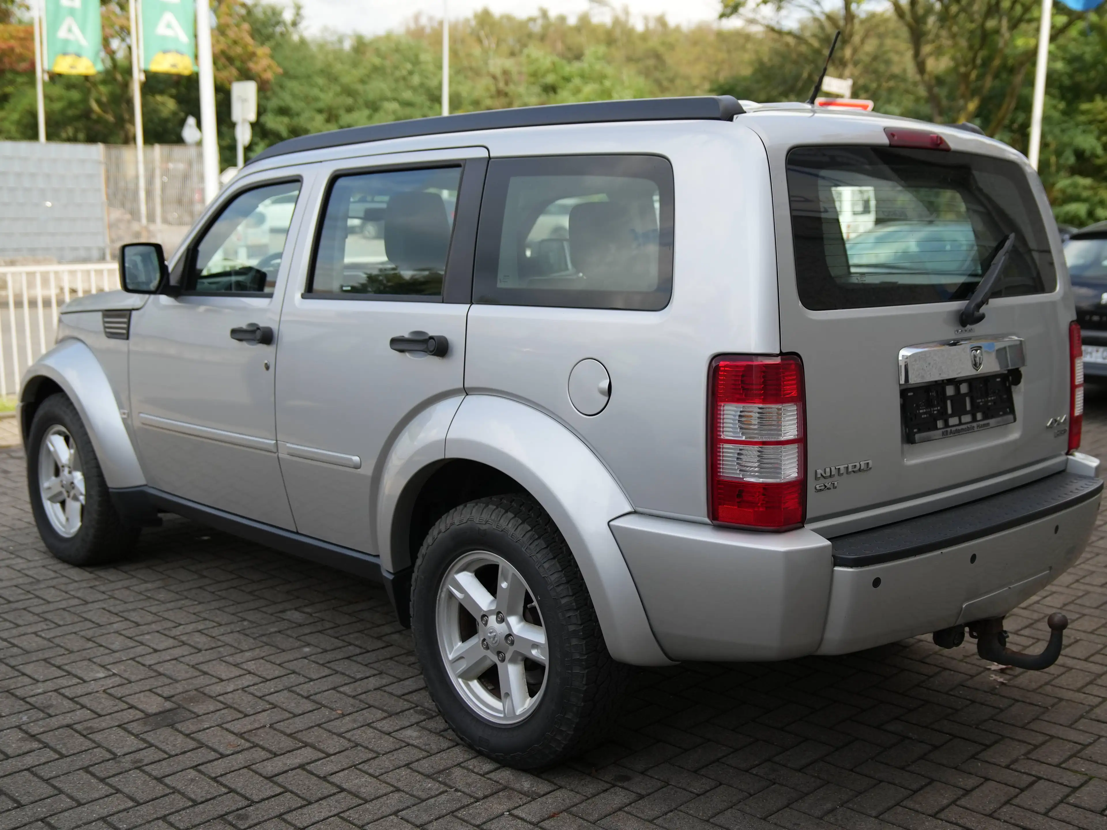 Dodge Nitro SXT — photo 5
