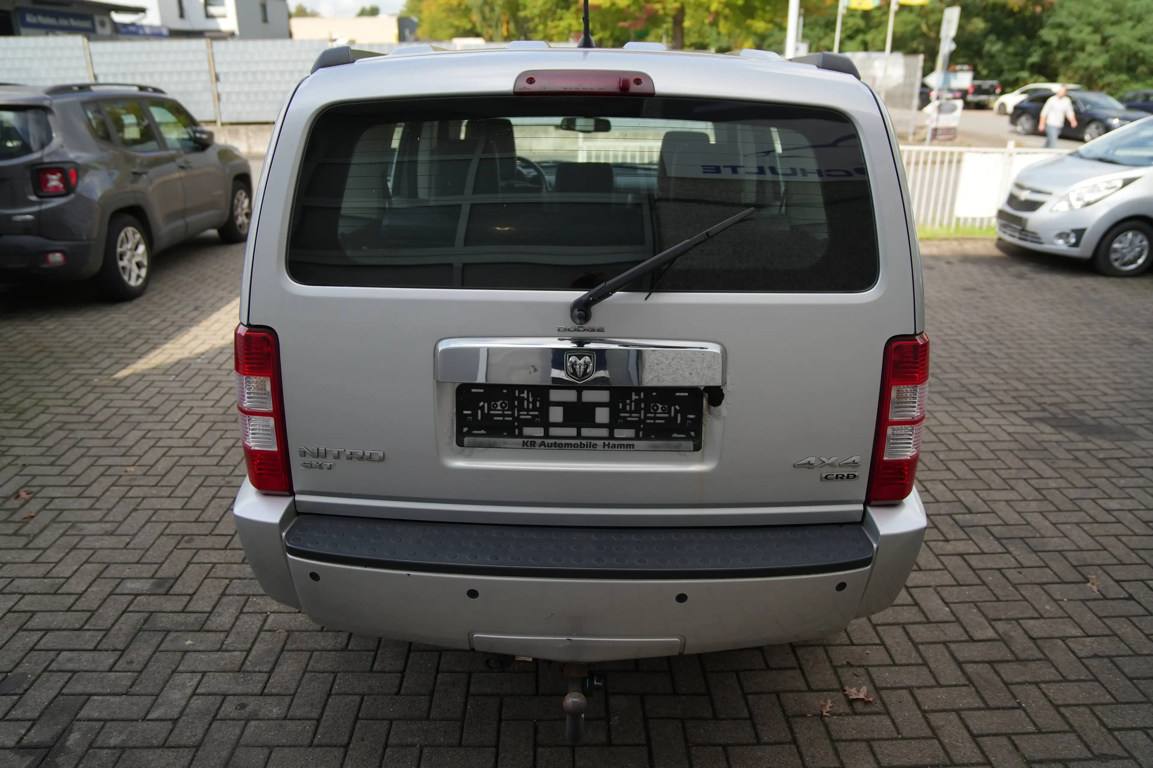 Dodge Nitro SXT — photo 6