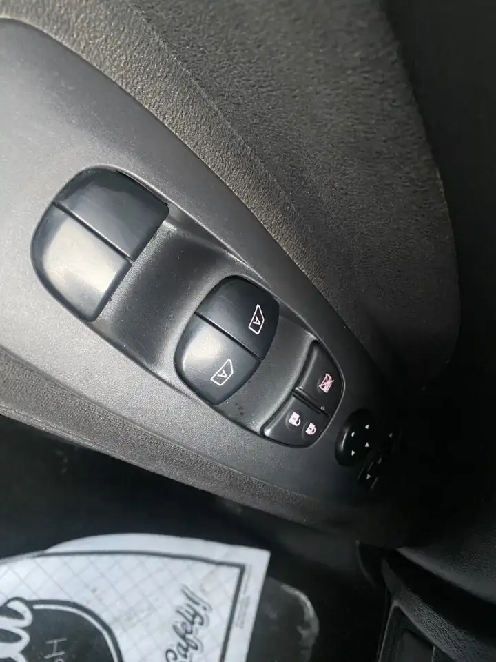 Nissan Pathfinder снимка Nissan Pathfinder