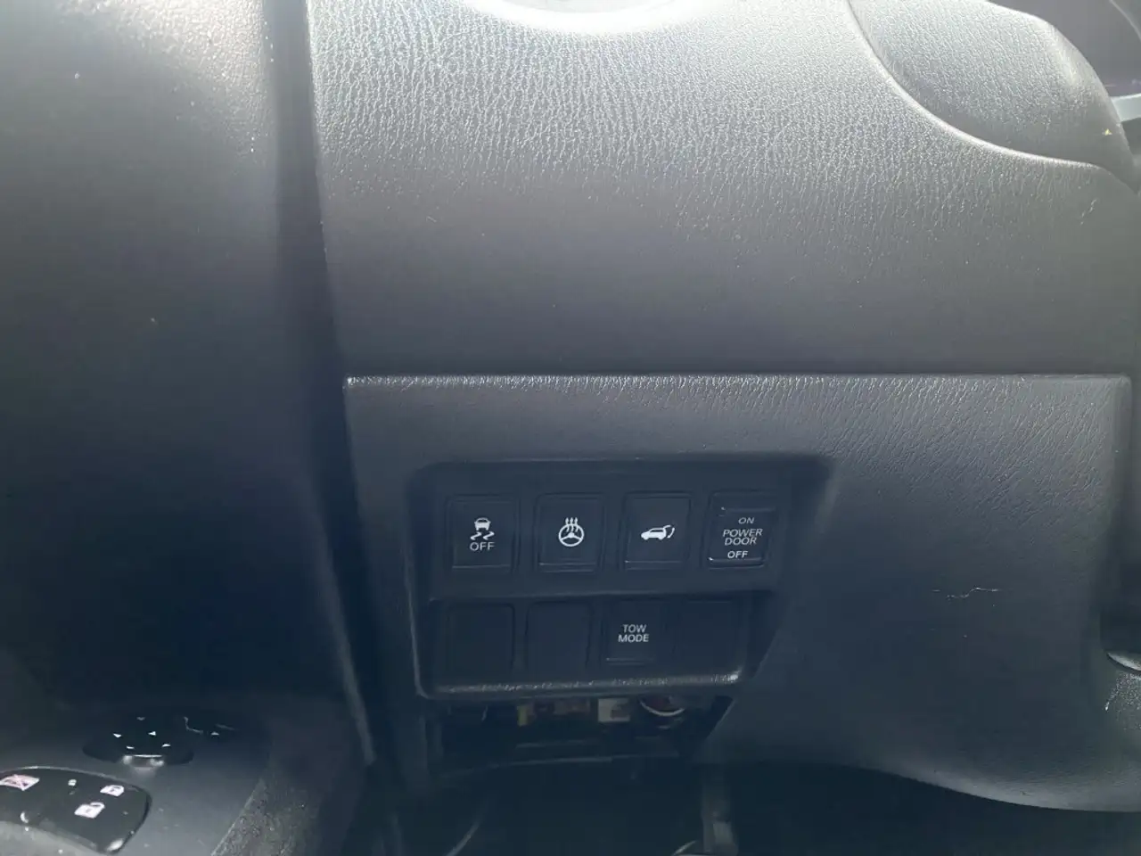 Nissan Pathfinder снимка Nissan Pathfinder