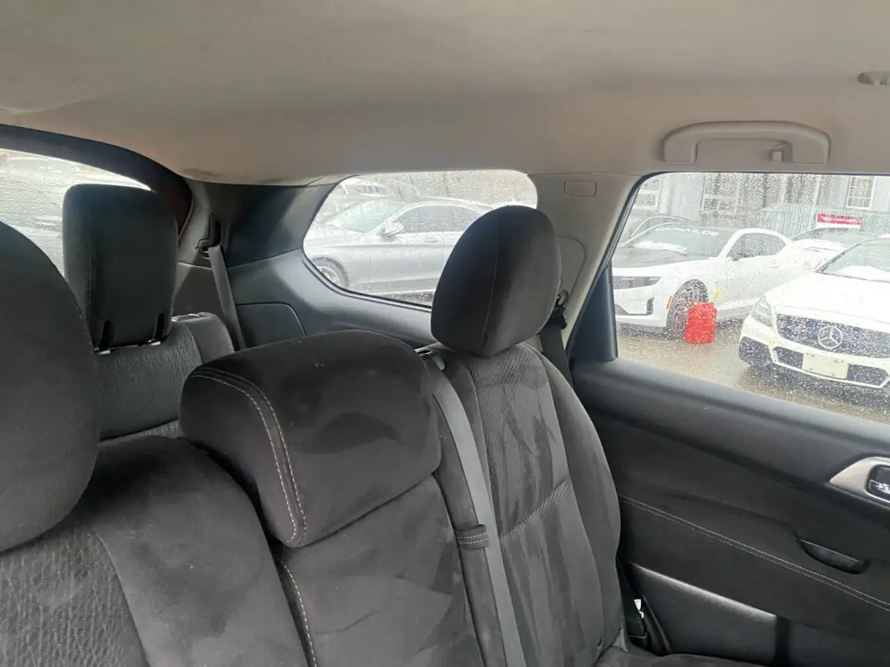 Nissan Pathfinder снимка Nissan Pathfinder