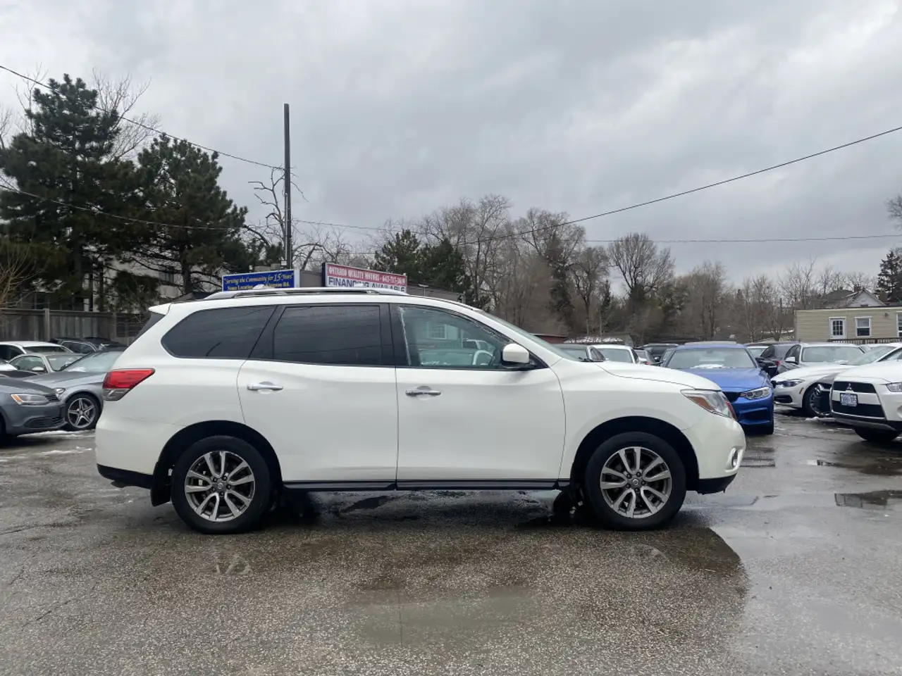 Nissan Pathfinder снимка Nissan Pathfinder