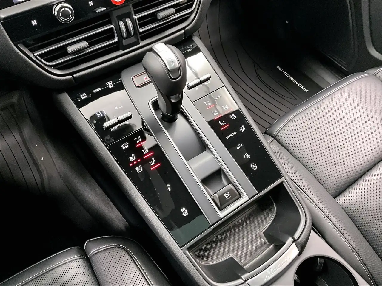 Porsche Macan снимка Porsche Macan