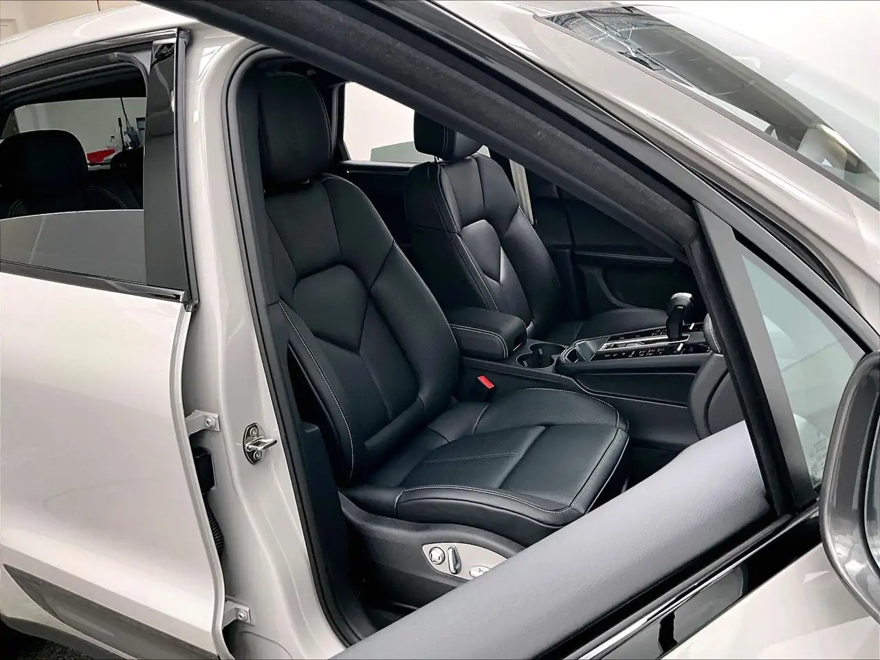 Porsche Macan снимка Porsche Macan