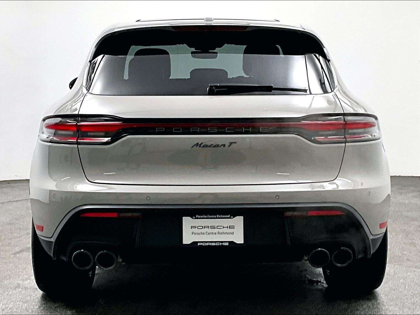 2026 Porsche Macan T thumb 6