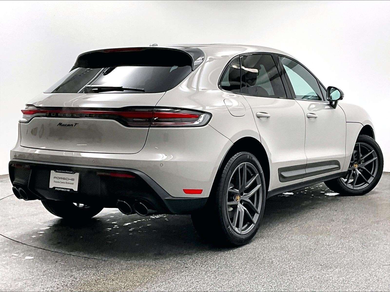 2026 Porsche Macan T alt 5