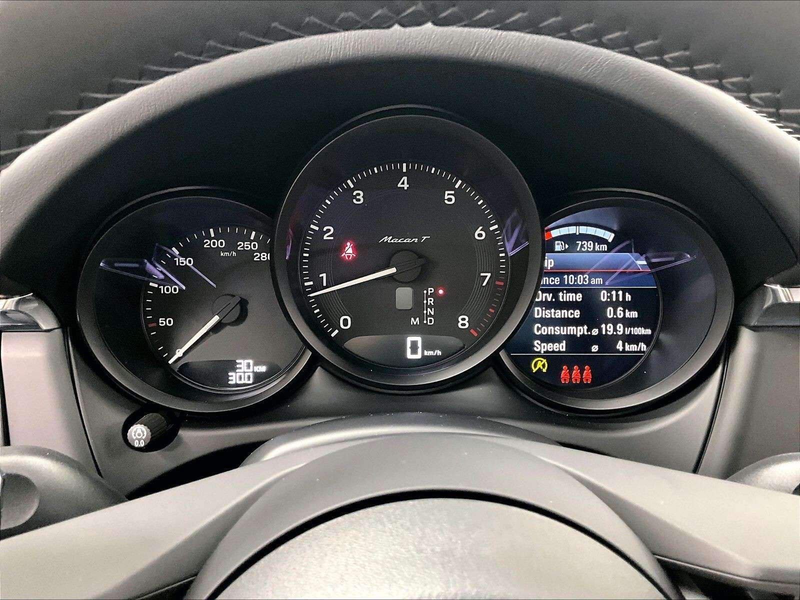 2026 Porsche Macan T thumb 20