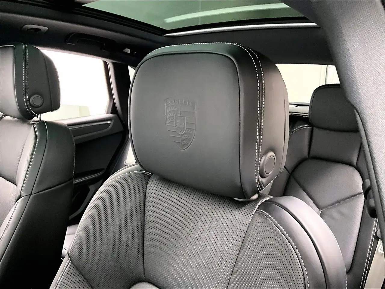 Porsche Macan снимка Porsche Macan