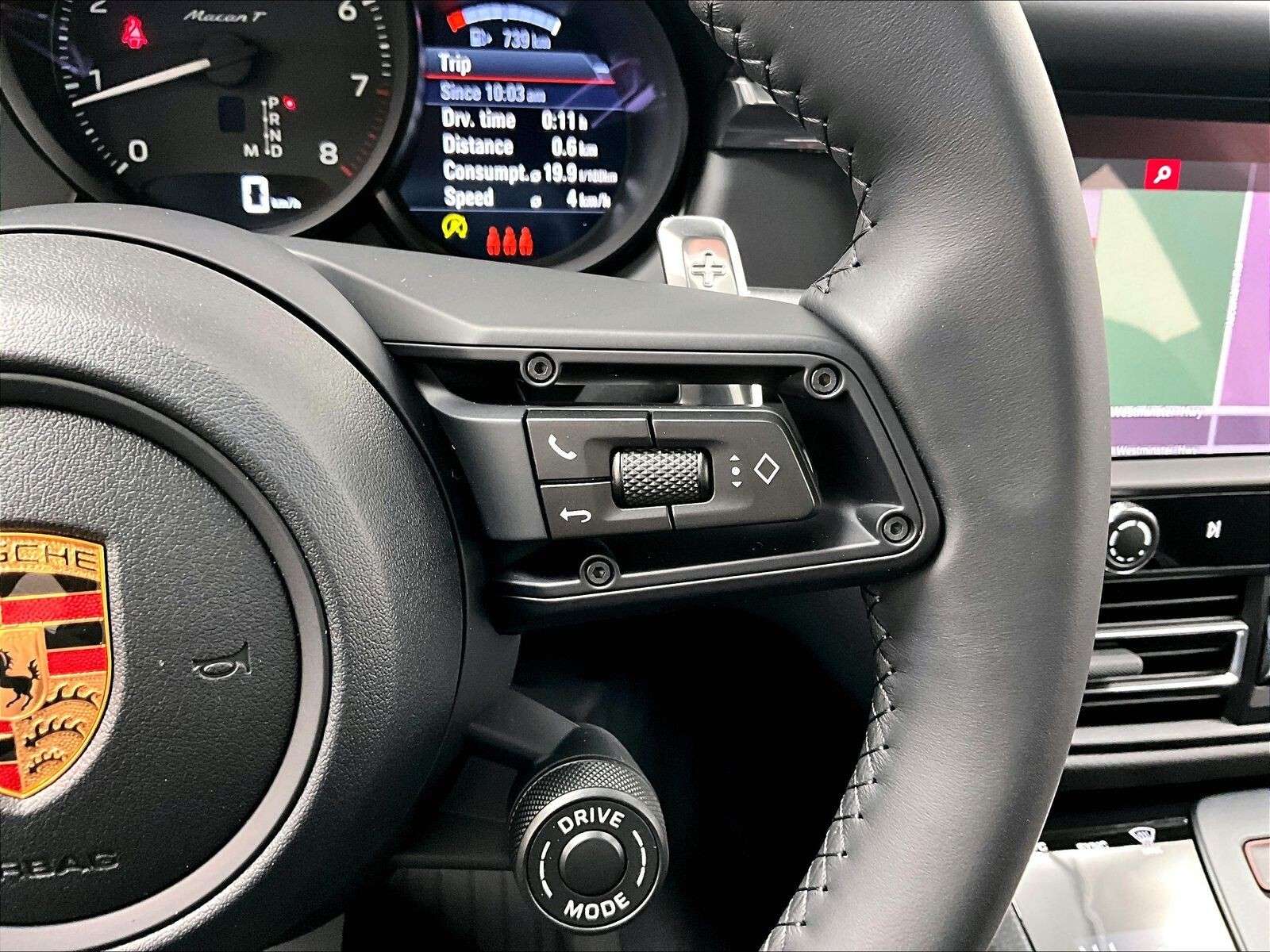 2026 Porsche Macan T thumb 21